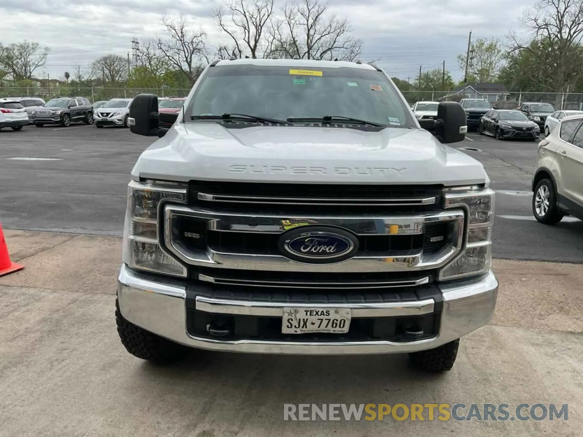 29 Photograph of a damaged car 1FT8W3BN0NED28105 FORD F-350 2022