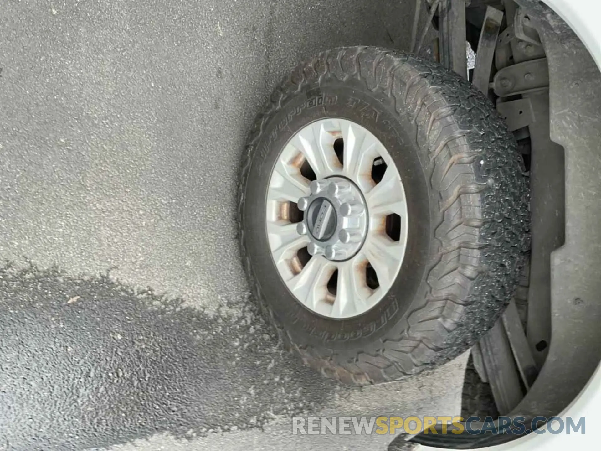 30 Photograph of a damaged car 1FT8W3BN0NED28105 FORD F-350 2022