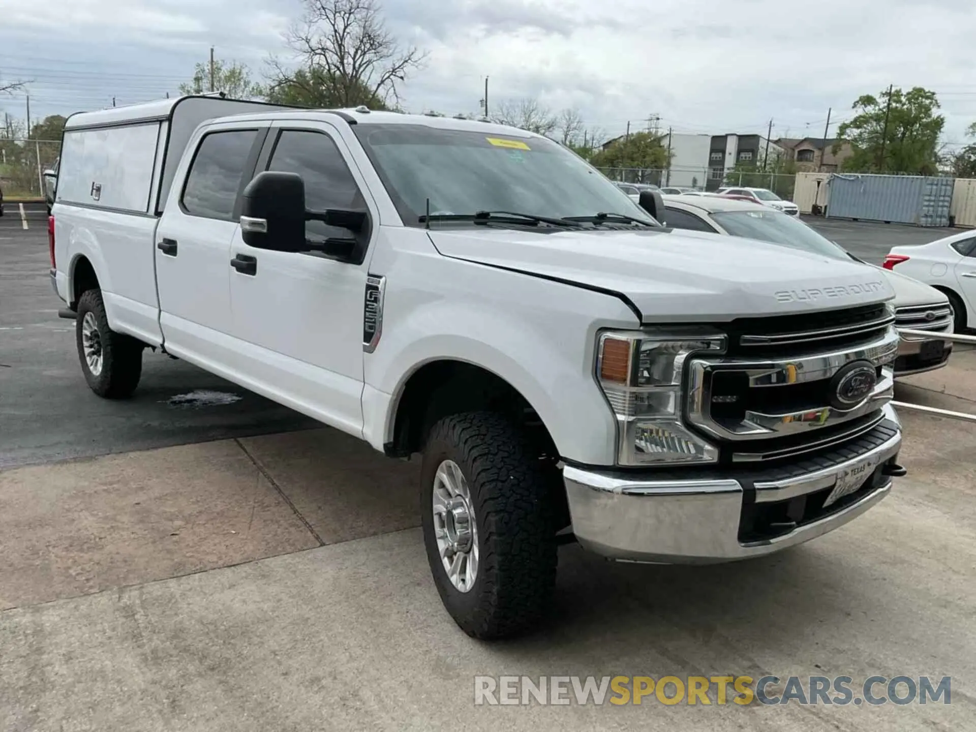 33 Photograph of a damaged car 1FT8W3BN0NED28105 FORD F-350 2022
