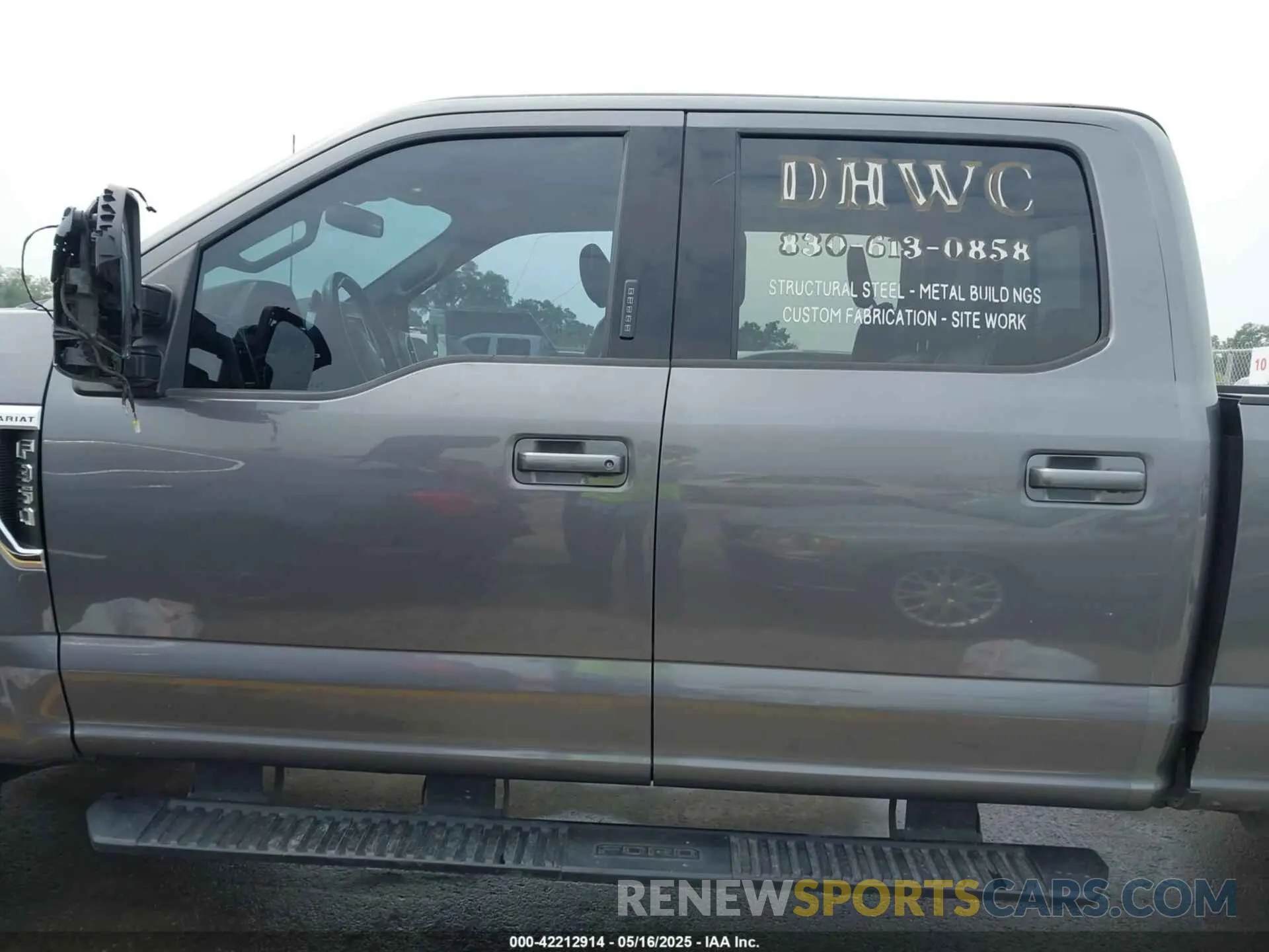 17 Photograph of a damaged car 1FT8W3BN2NEC25025 FORD F-350 2022