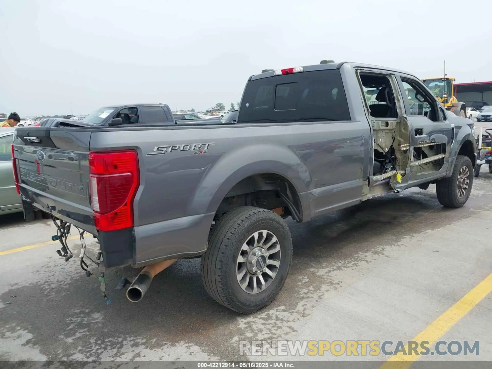 4 Photograph of a damaged car 1FT8W3BN2NEC25025 FORD F-350 2022