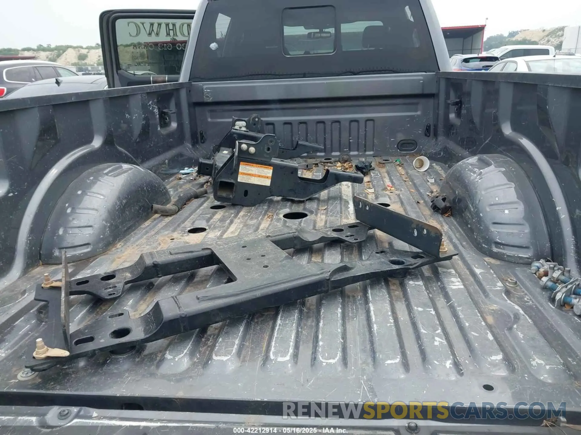 6 Photograph of a damaged car 1FT8W3BN2NEC25025 FORD F-350 2022