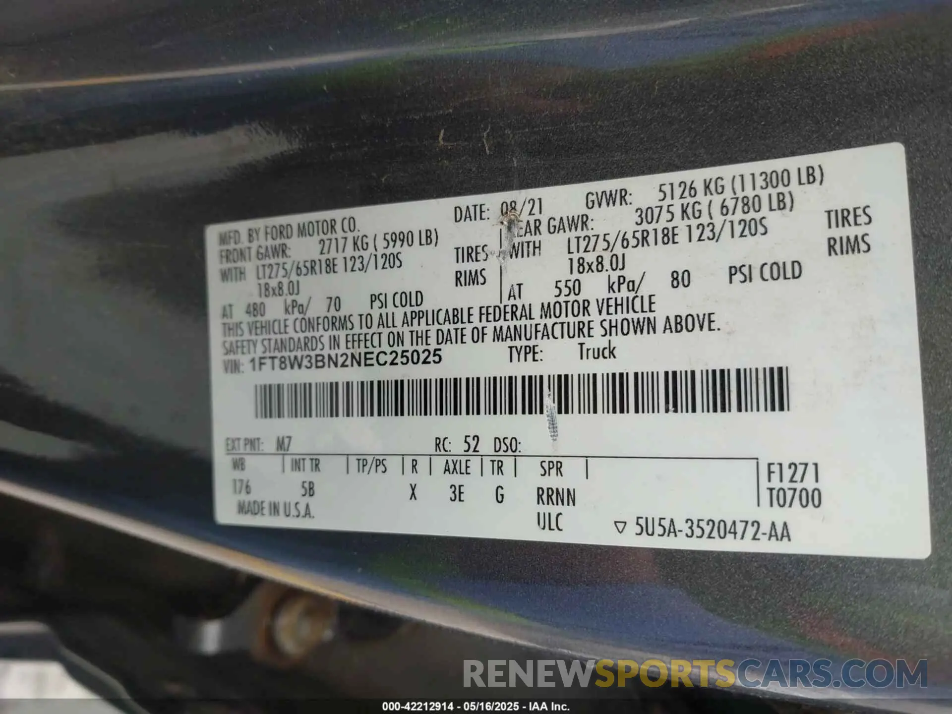 8 Photograph of a damaged car 1FT8W3BN2NEC25025 FORD F-350 2022