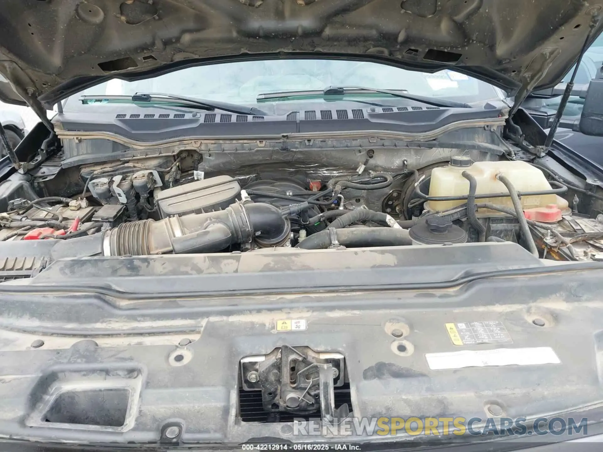9 Photograph of a damaged car 1FT8W3BN2NEC25025 FORD F-350 2022