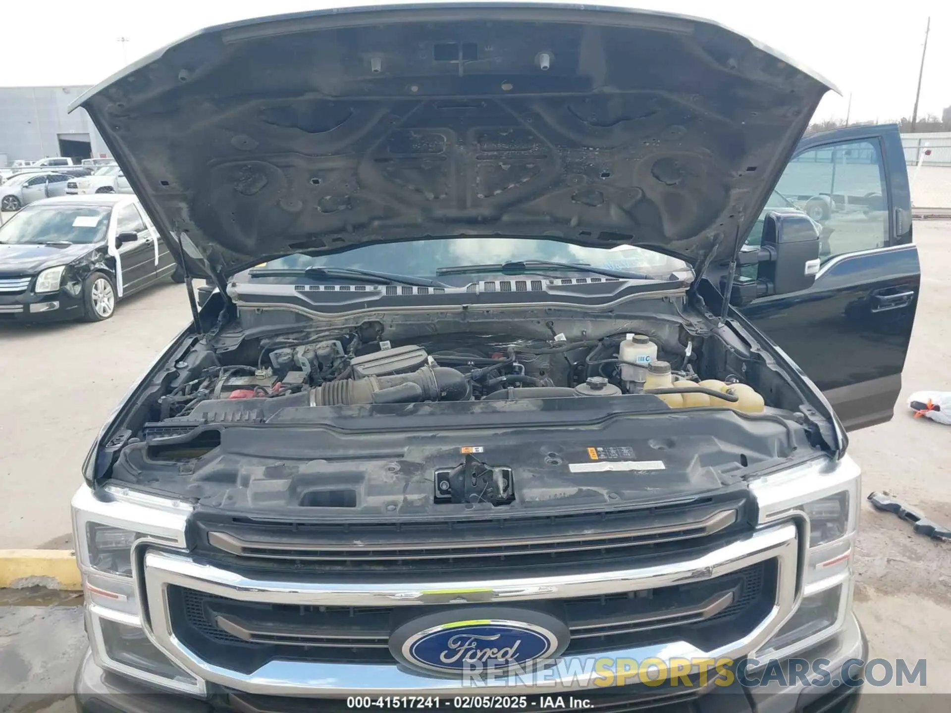 9 Photograph of a damaged car 1FT8W3BN5NEC10132 FORD F-350 2022