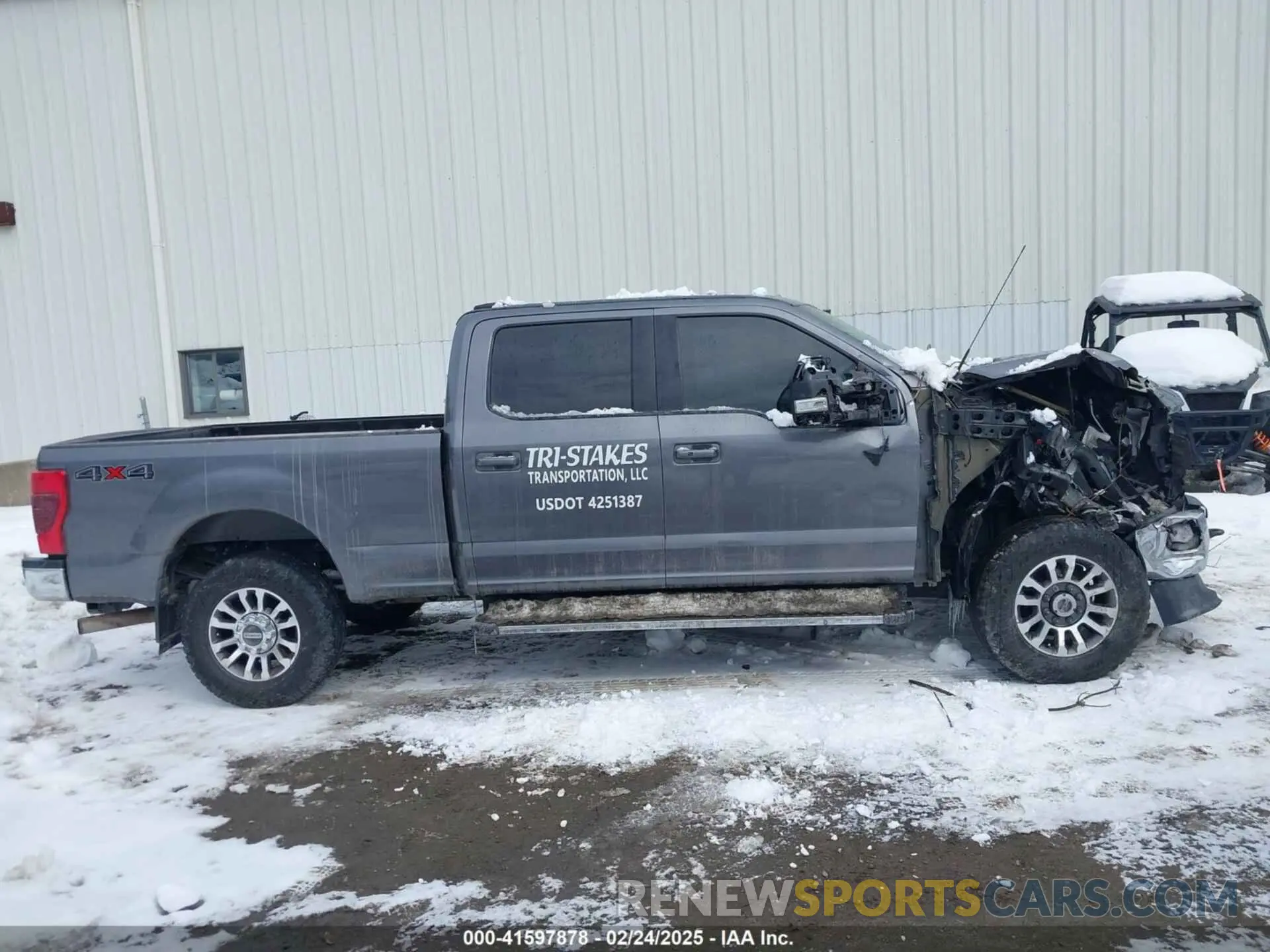 13 Photograph of a damaged car 1FT8W3BN8NEC76657 FORD F-350 2022
