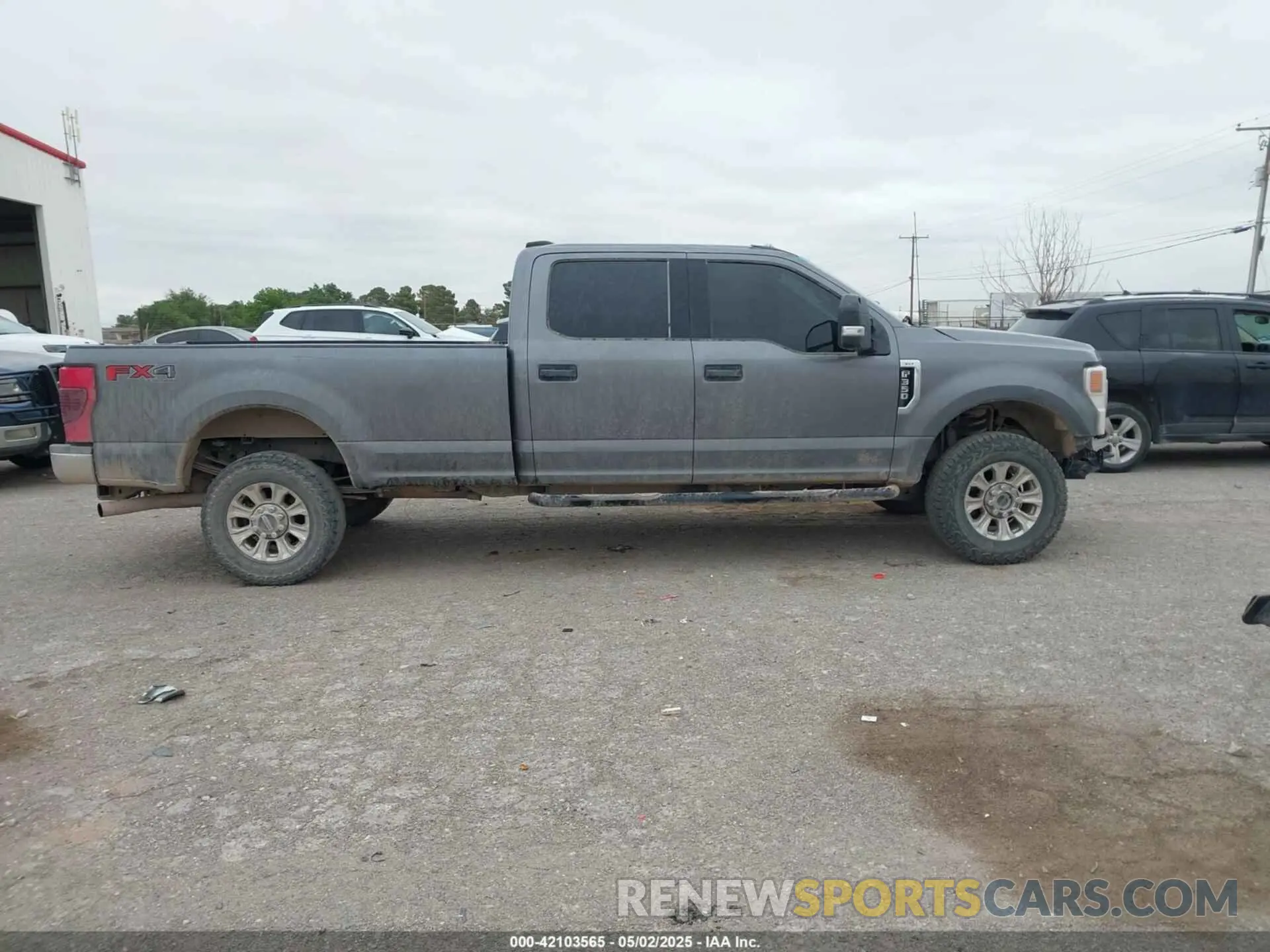 13 Photograph of a damaged car 1FT8W3BNXNED13708 FORD F-350 2022