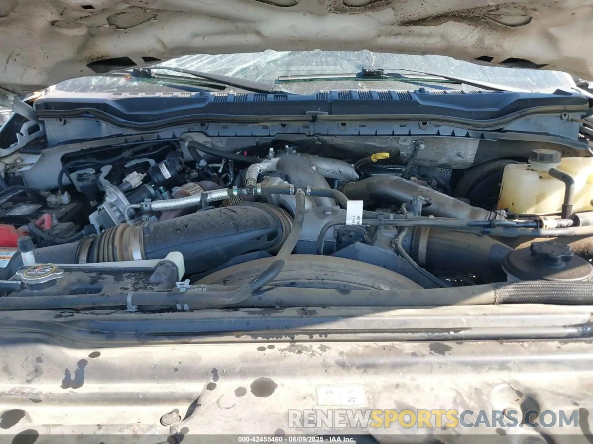 10 Photograph of a damaged car 1FT8W3BT1NEF84672 FORD F-350 2022