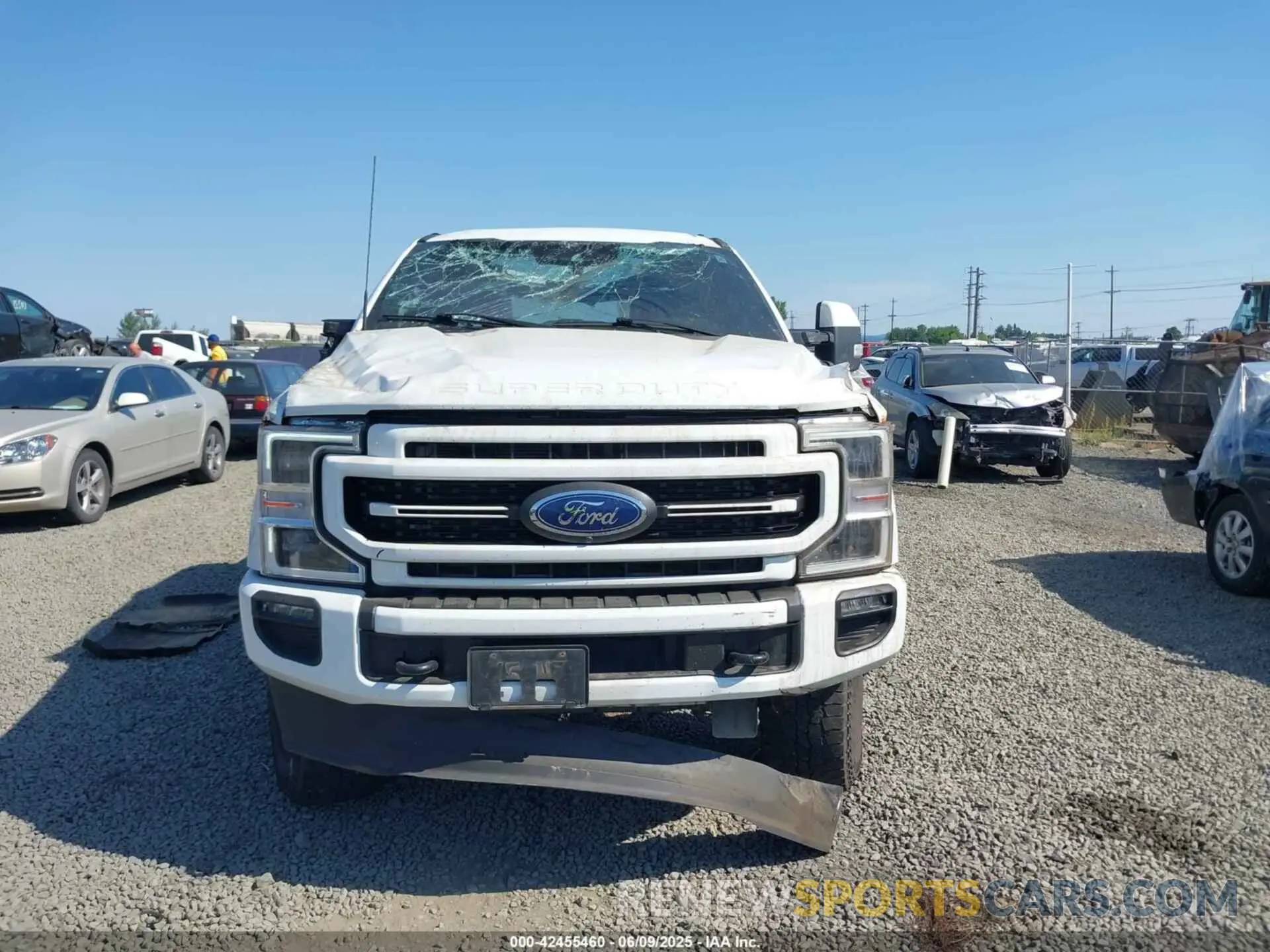 13 Photograph of a damaged car 1FT8W3BT1NEF84672 FORD F-350 2022