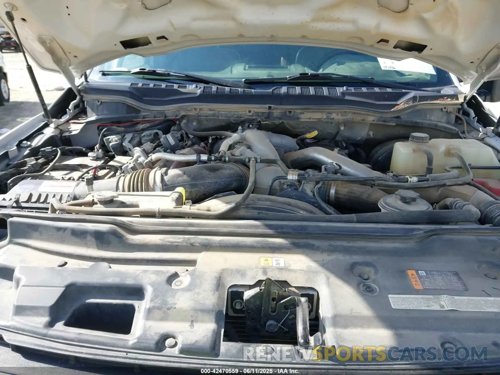 9 Photograph of a damaged car 1FT8W3BT2NEC05114 FORD F-350 2022