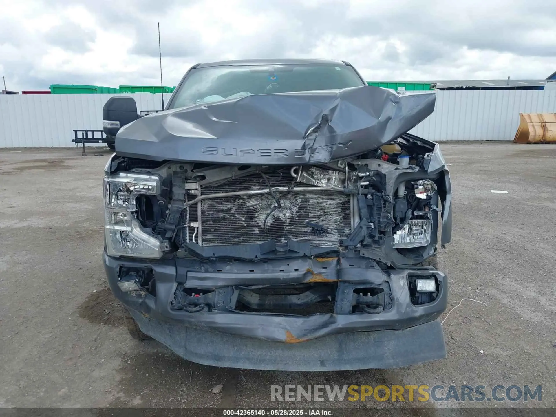 12 Photograph of a damaged car 1FT8W3BT2NED83427 FORD F-350 2022
