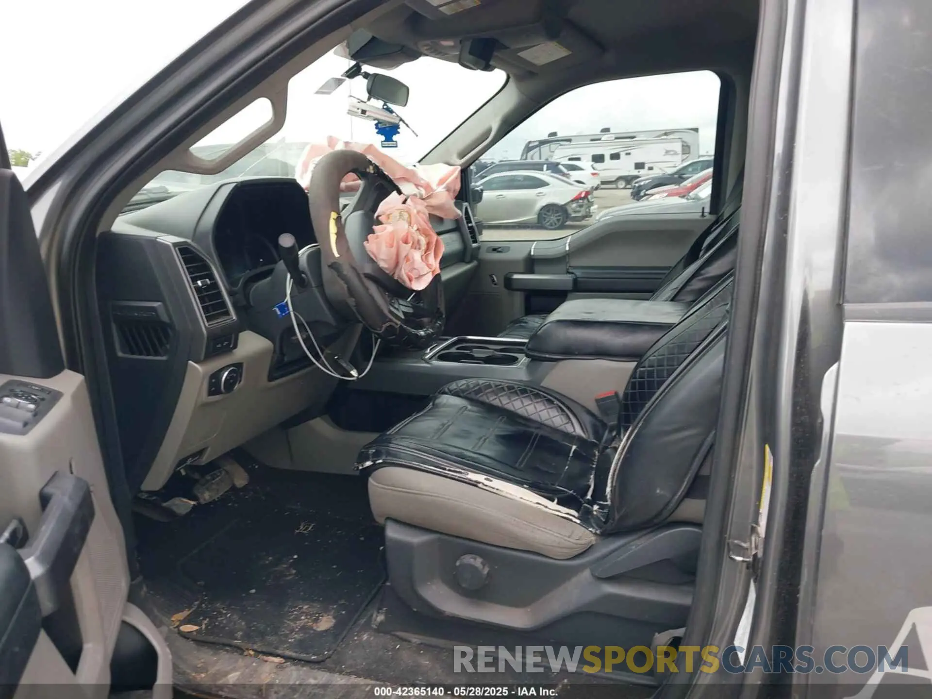 7 Photograph of a damaged car 1FT8W3BT2NED83427 FORD F-350 2022