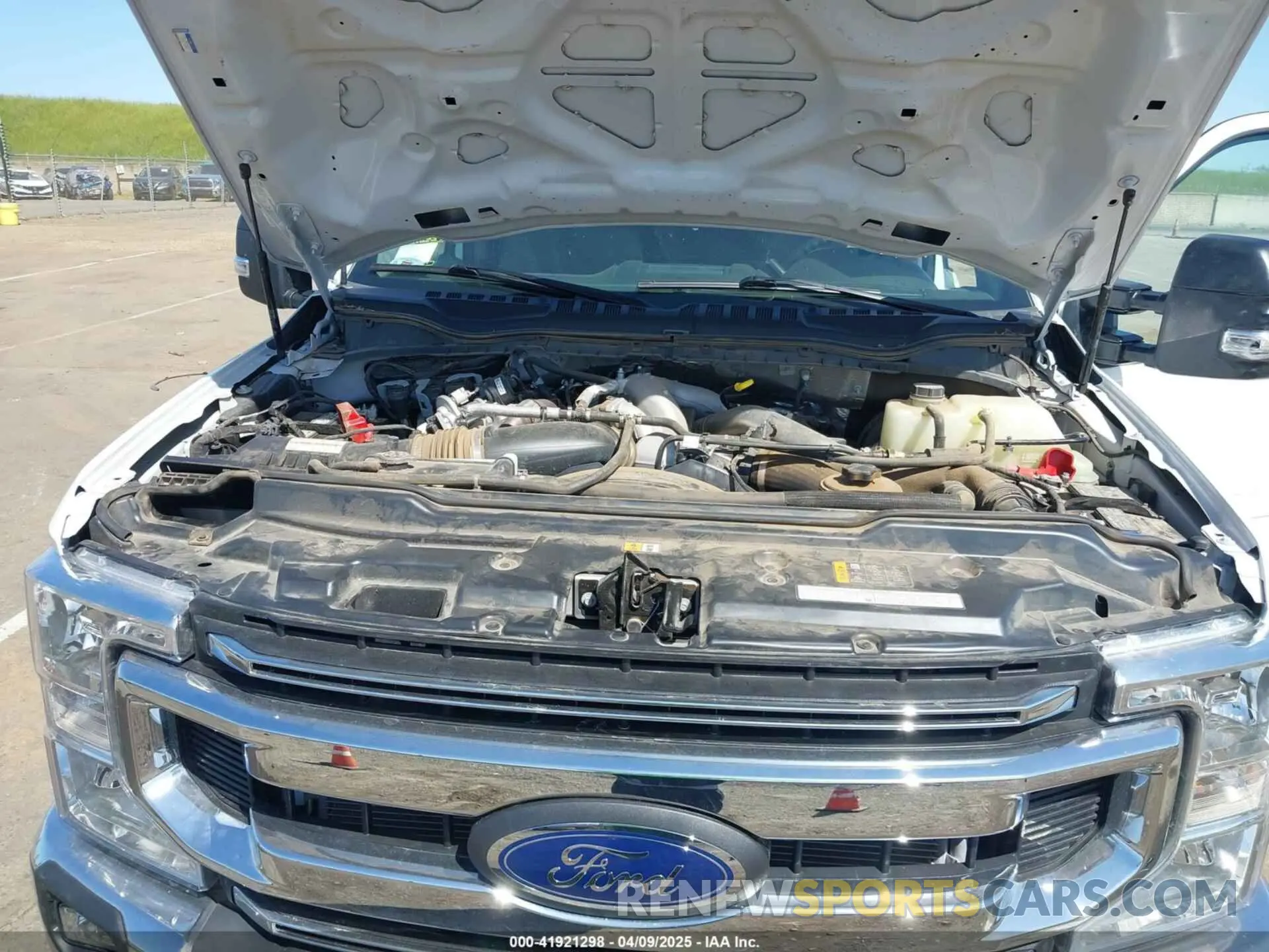 10 Photograph of a damaged car 1FT8W3BT2NEG06257 FORD F-350 2022