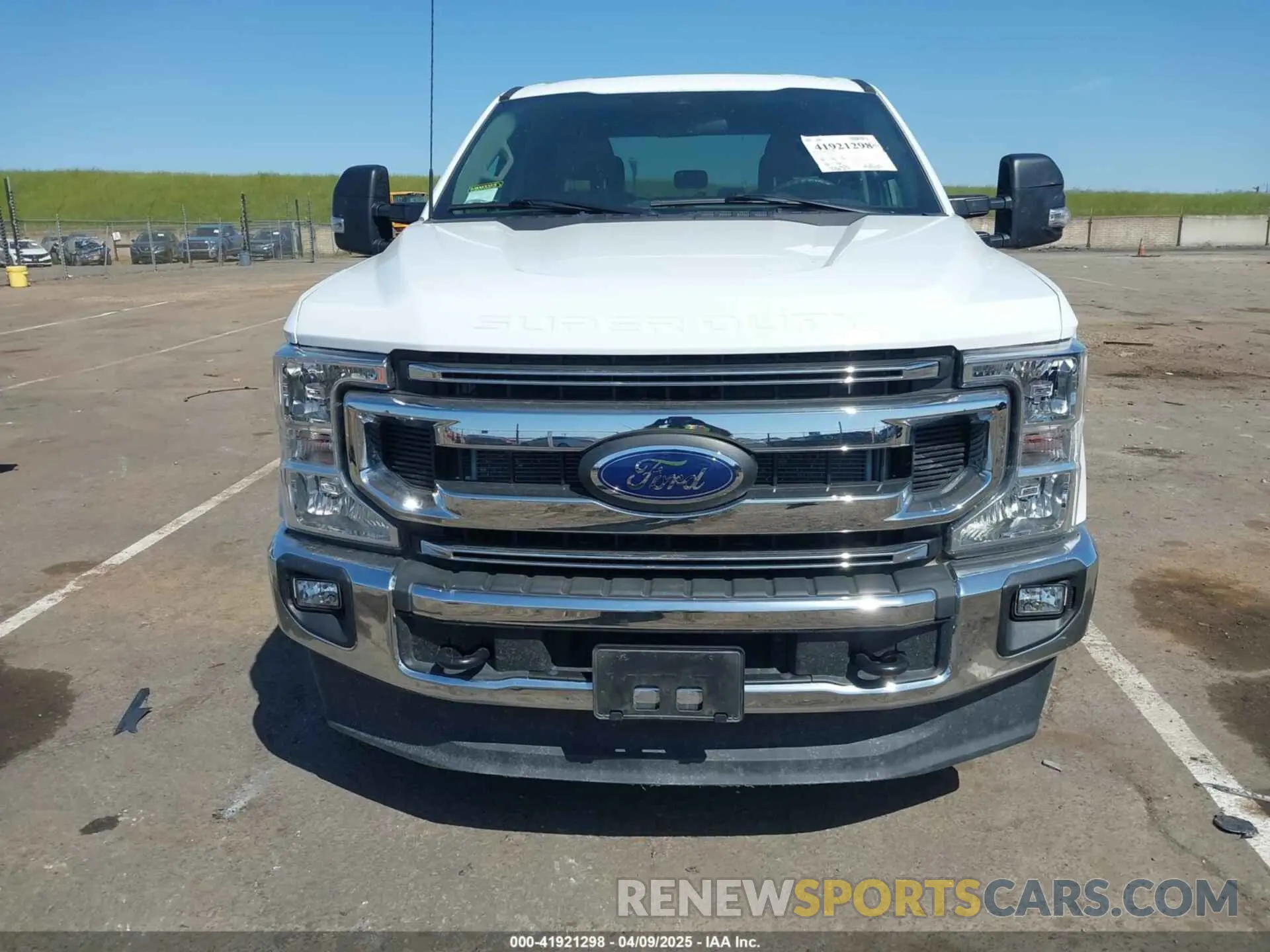 12 Photograph of a damaged car 1FT8W3BT2NEG06257 FORD F-350 2022