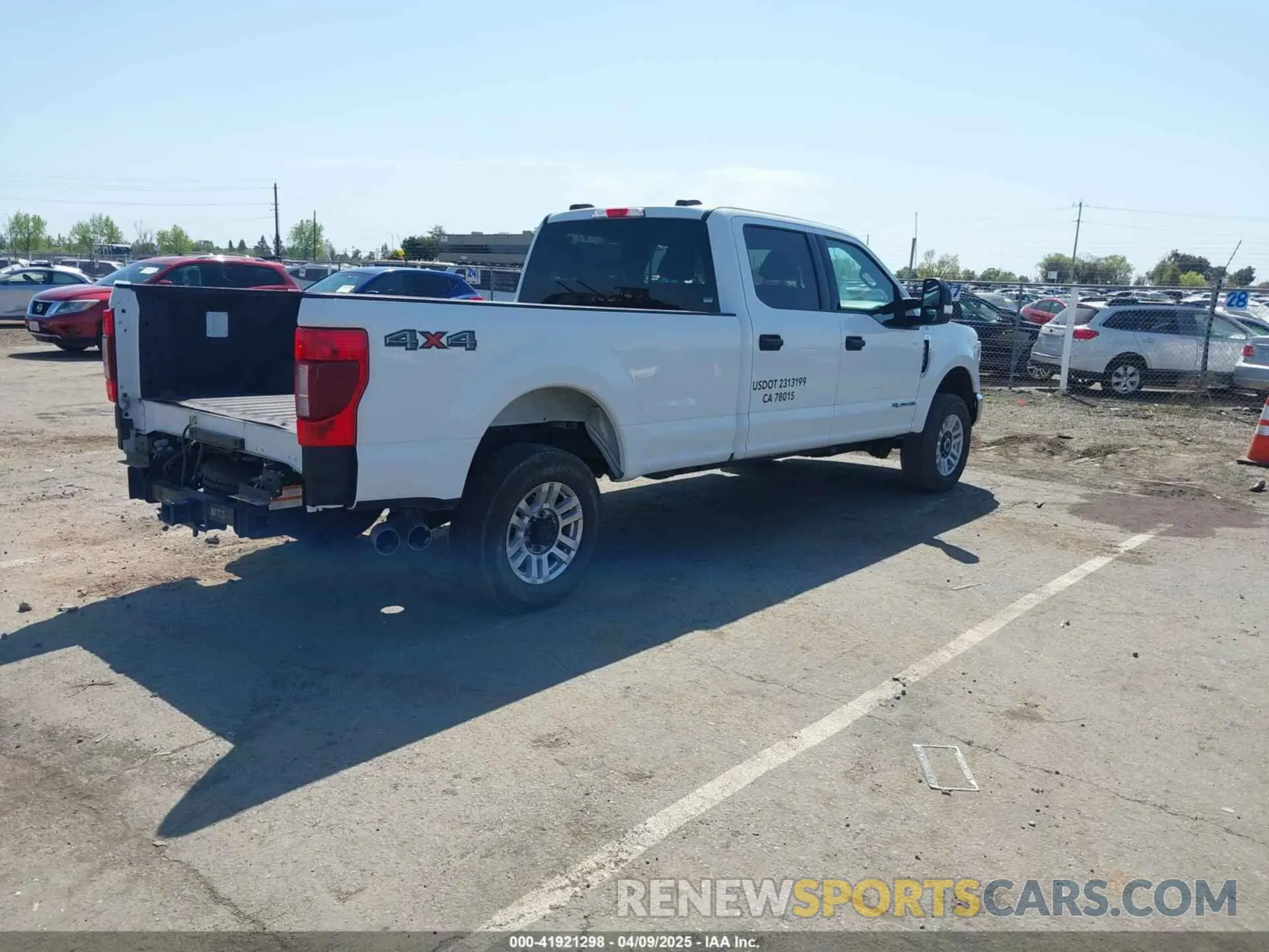 4 Photograph of a damaged car 1FT8W3BT2NEG06257 FORD F-350 2022