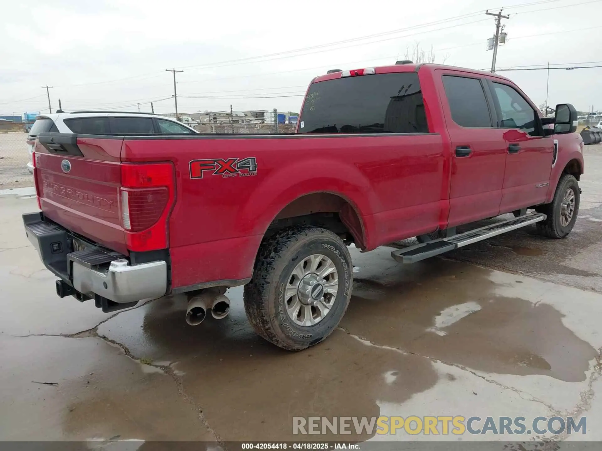 4 Photograph of a damaged car 1FT8W3BT2NEG24824 FORD F-350 2022