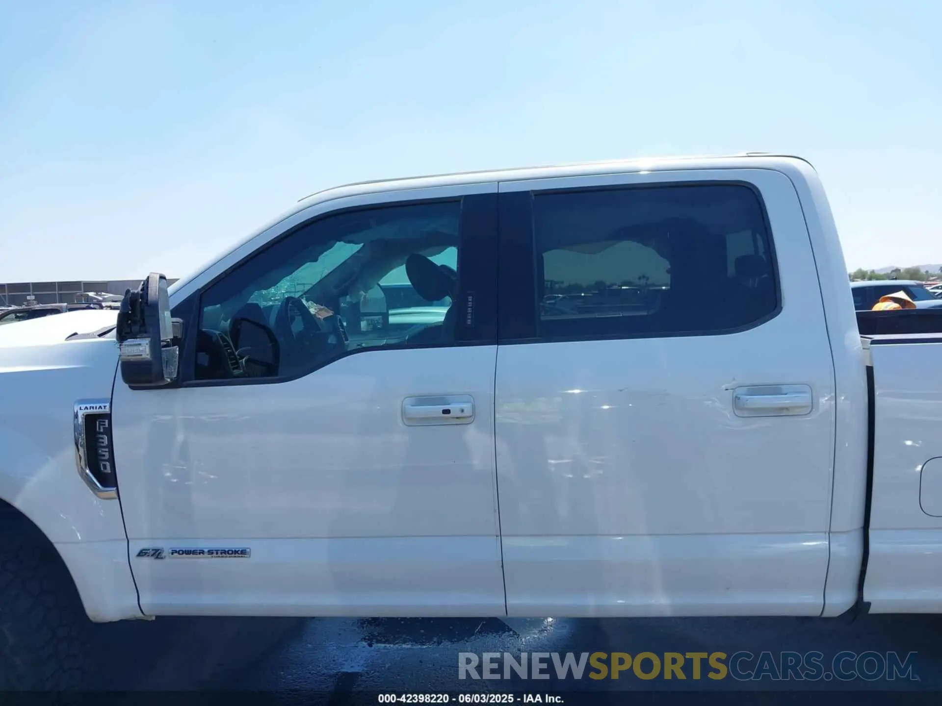 14 Photograph of a damaged car 1FT8W3BT6NEC26001 FORD F-350 2022