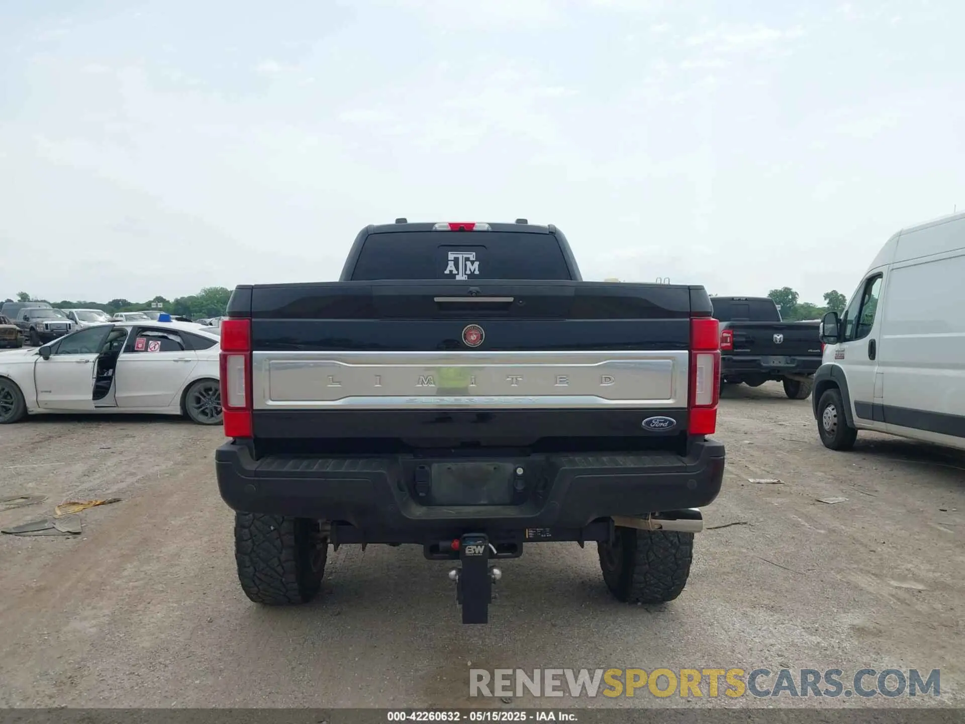 15 Photograph of a damaged car 1FT8W3BT7NEC05349 FORD F-350 2022