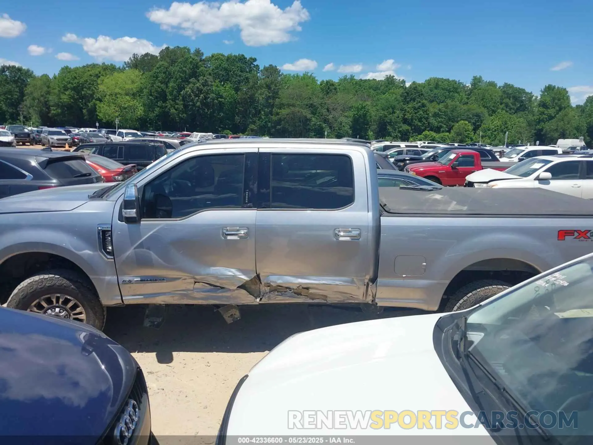 14 Photograph of a damaged car 1FT8W3BT7NEE79442 FORD F-350 2022