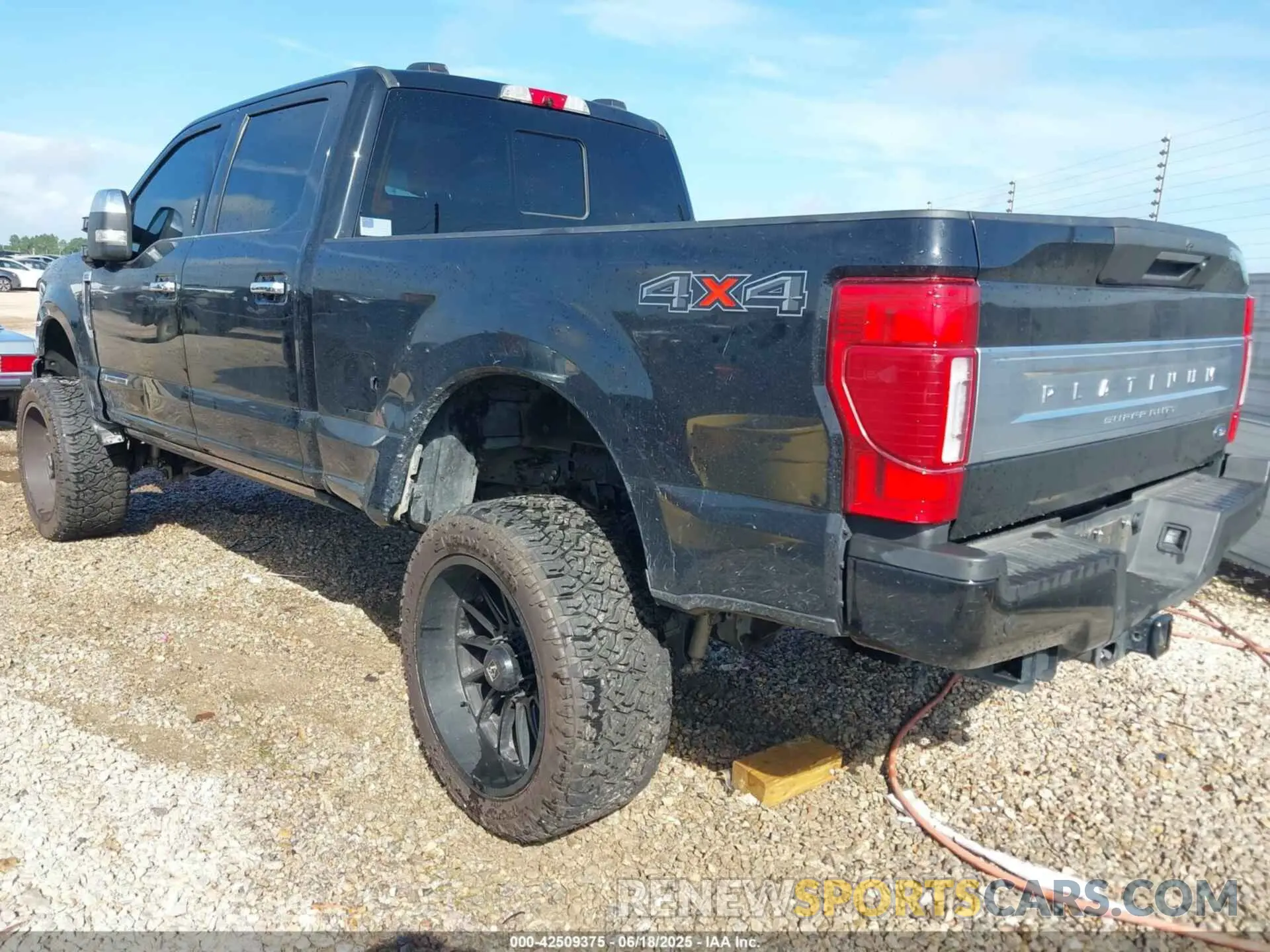 3 Photograph of a damaged car 1FT8W3BT7NEF51434 FORD F-350 2022