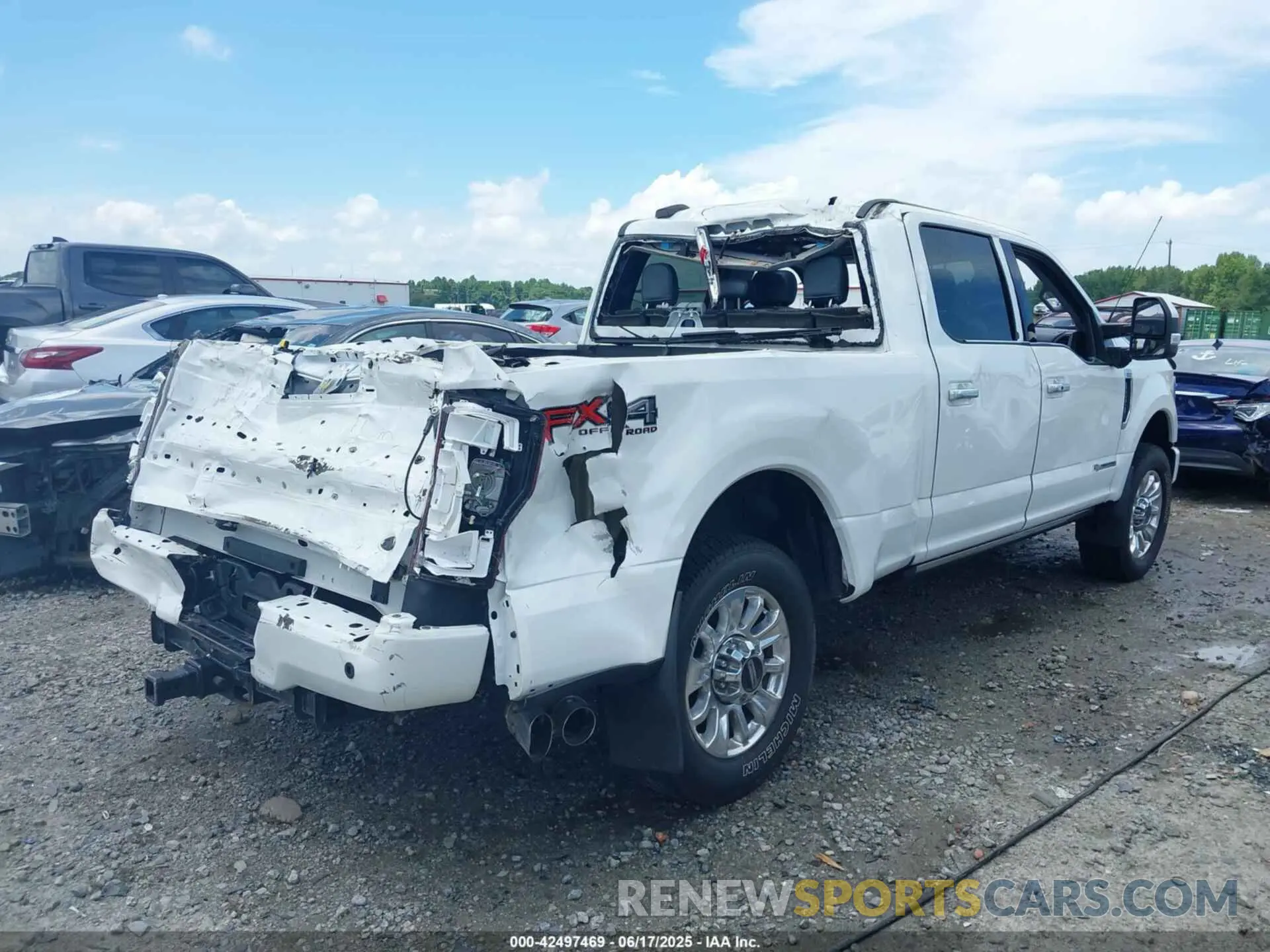 4 Photograph of a damaged car 1FT8W3BTXNEC05278 FORD F-350 2022