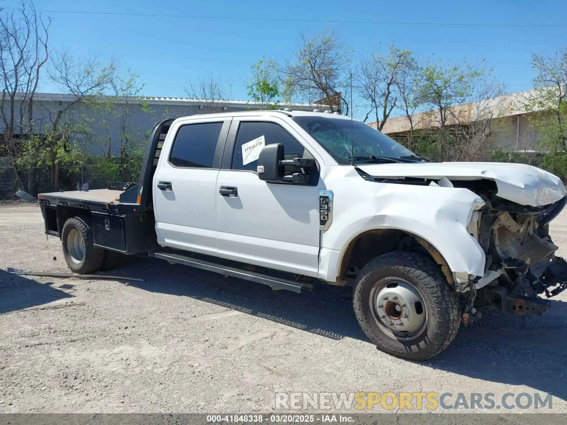 14 Photograph of a damaged car 1FT8W3C68NEE83511 FORD F-350 2022