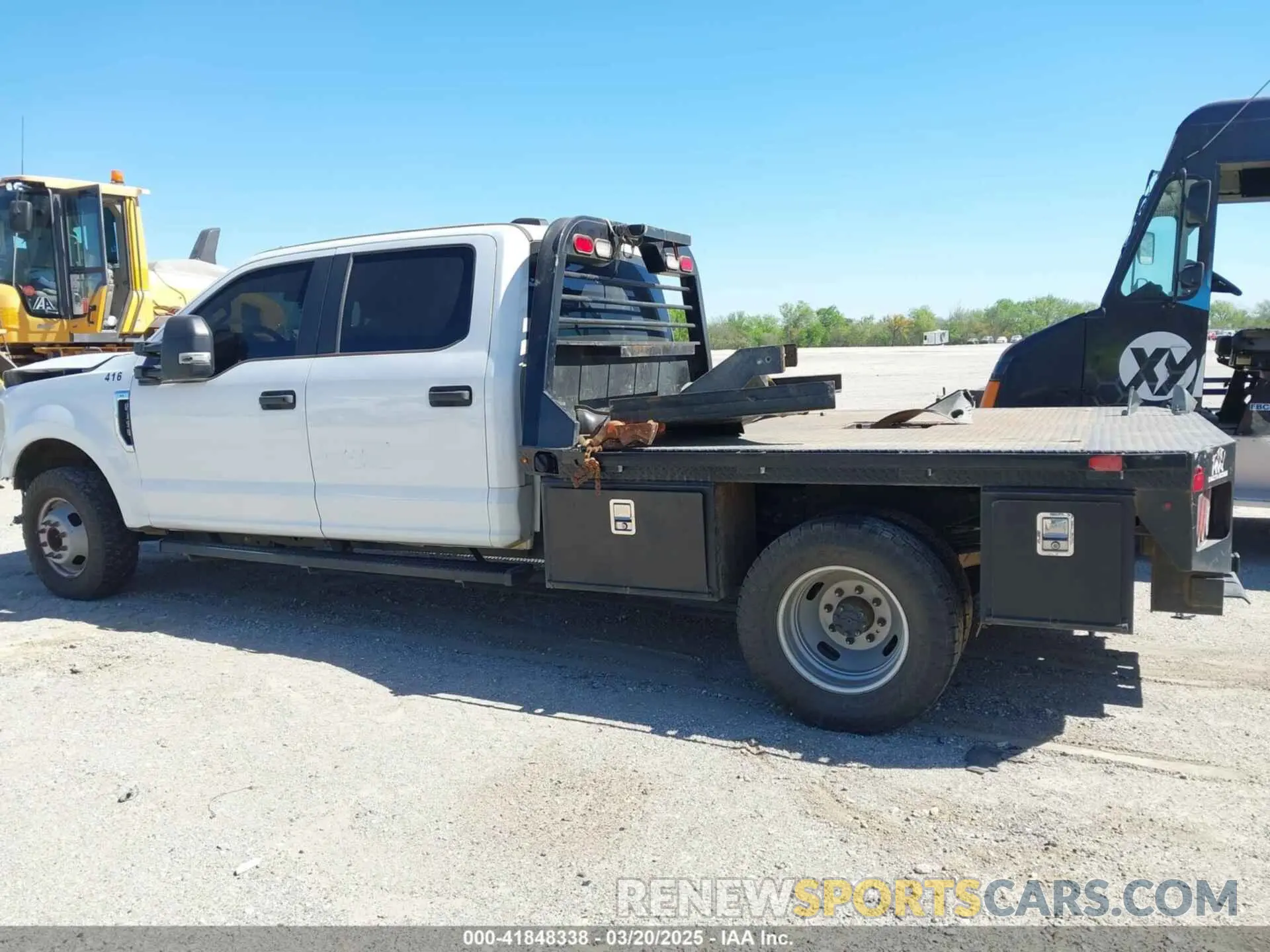 15 Photograph of a damaged car 1FT8W3C68NEE83511 FORD F-350 2022