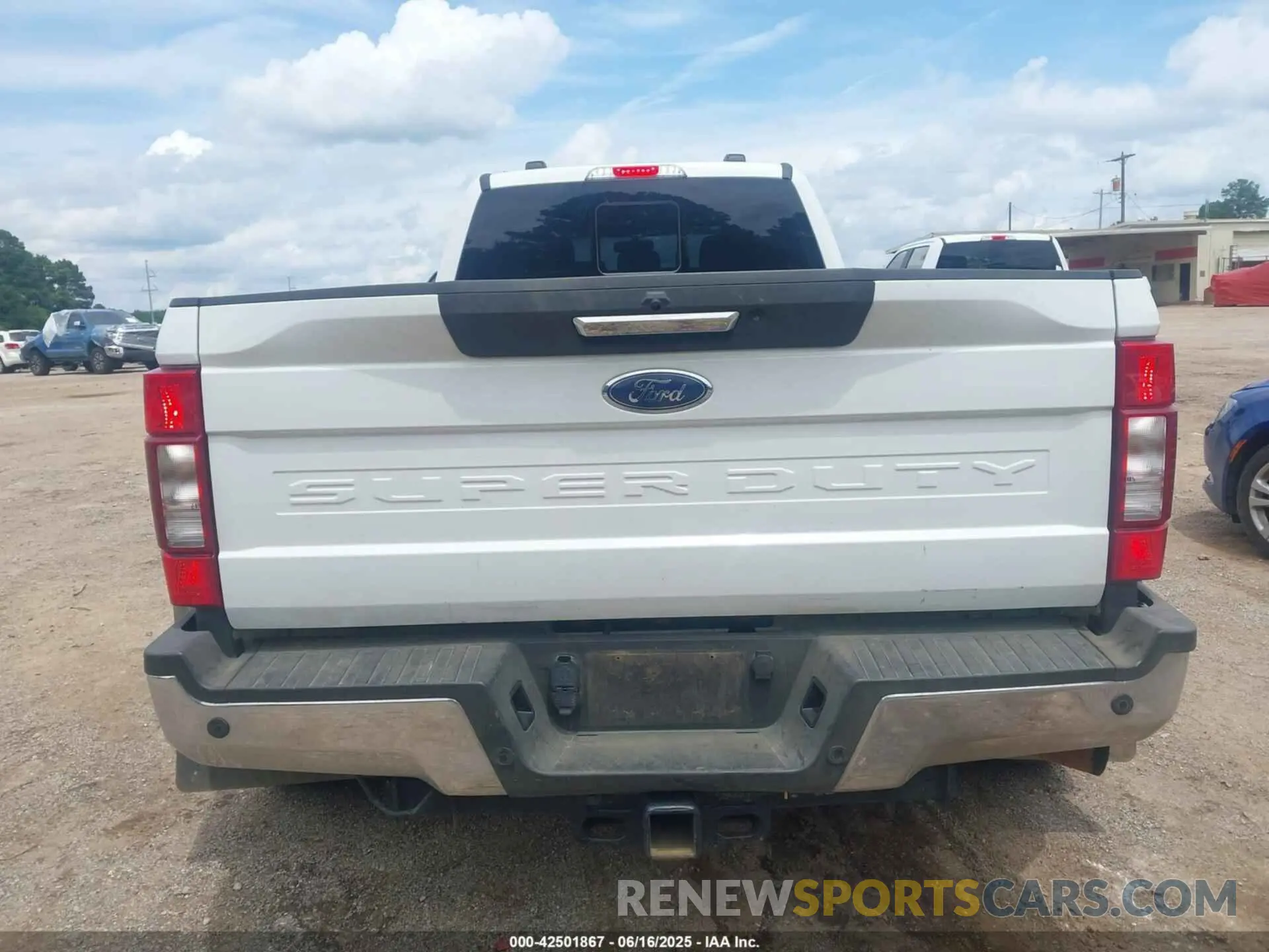15 Photograph of a damaged car 1FT8W3DN0NEE76400 FORD F-350 2022
