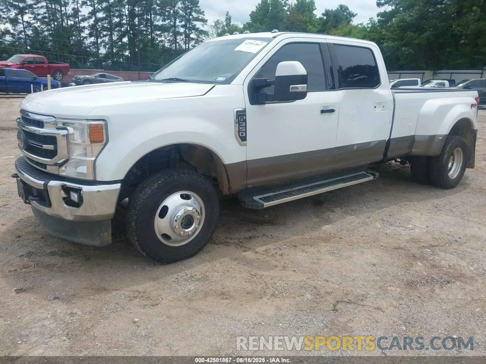 2 Photograph of a damaged car 1FT8W3DN0NEE76400 FORD F-350 2022