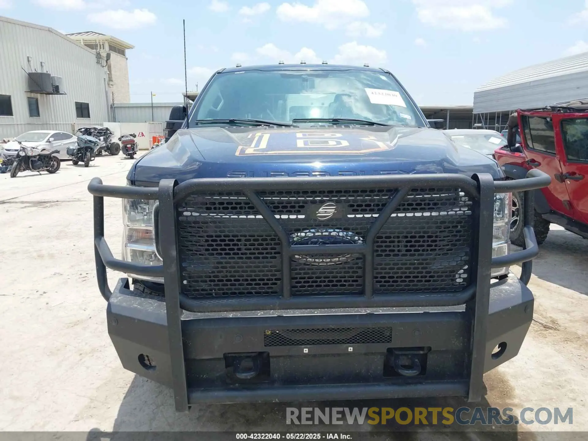 13 Photograph of a damaged car 1FT8W3DN5NEE81592 FORD F-350 2022