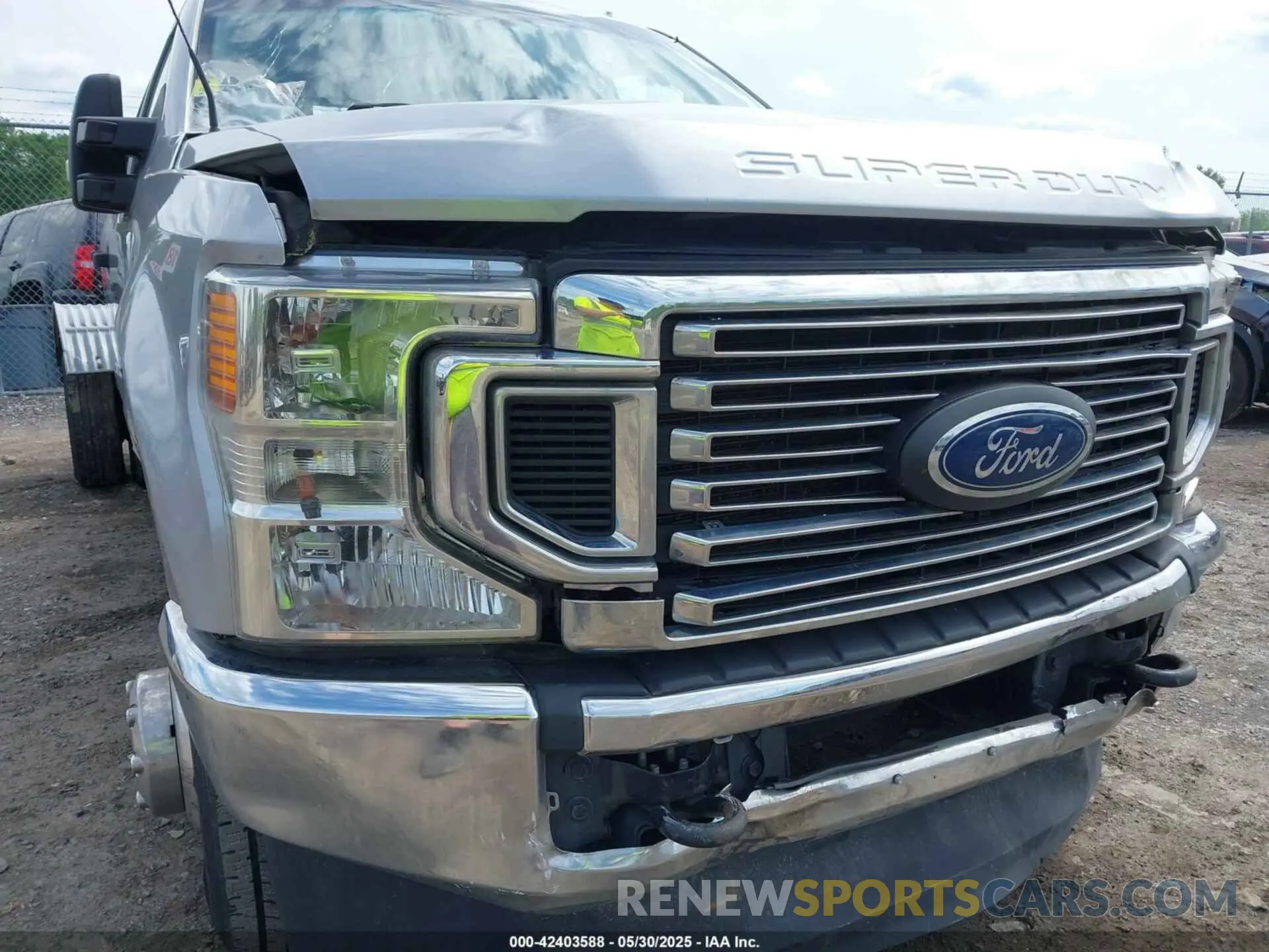 11 Photograph of a damaged car 1FT8W3DT4NEF02060 FORD F-350 2022
