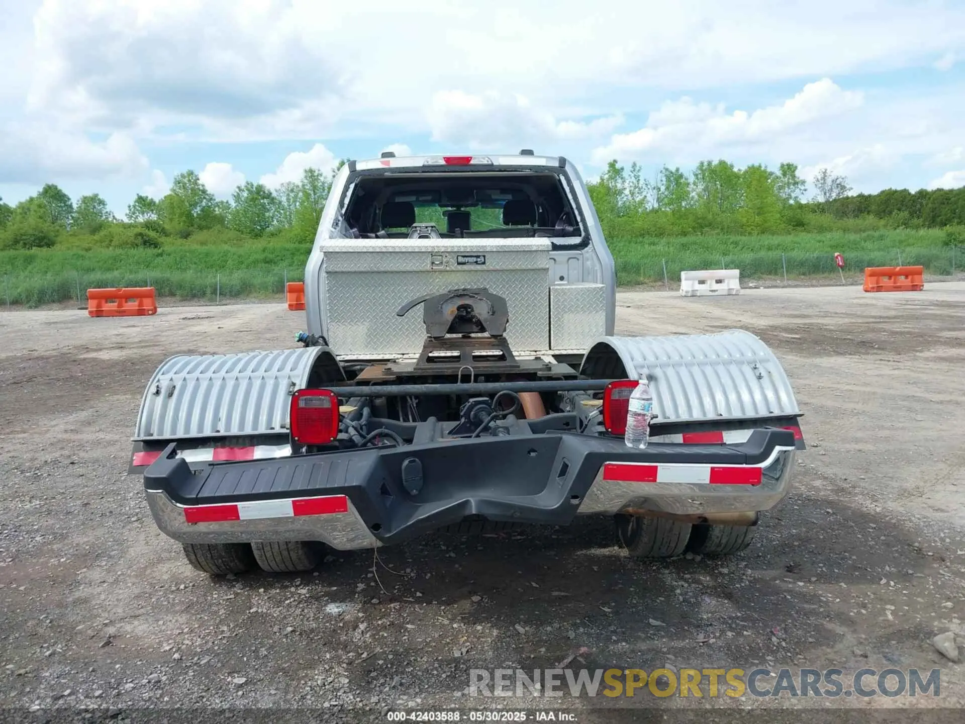 15 Photograph of a damaged car 1FT8W3DT4NEF02060 FORD F-350 2022