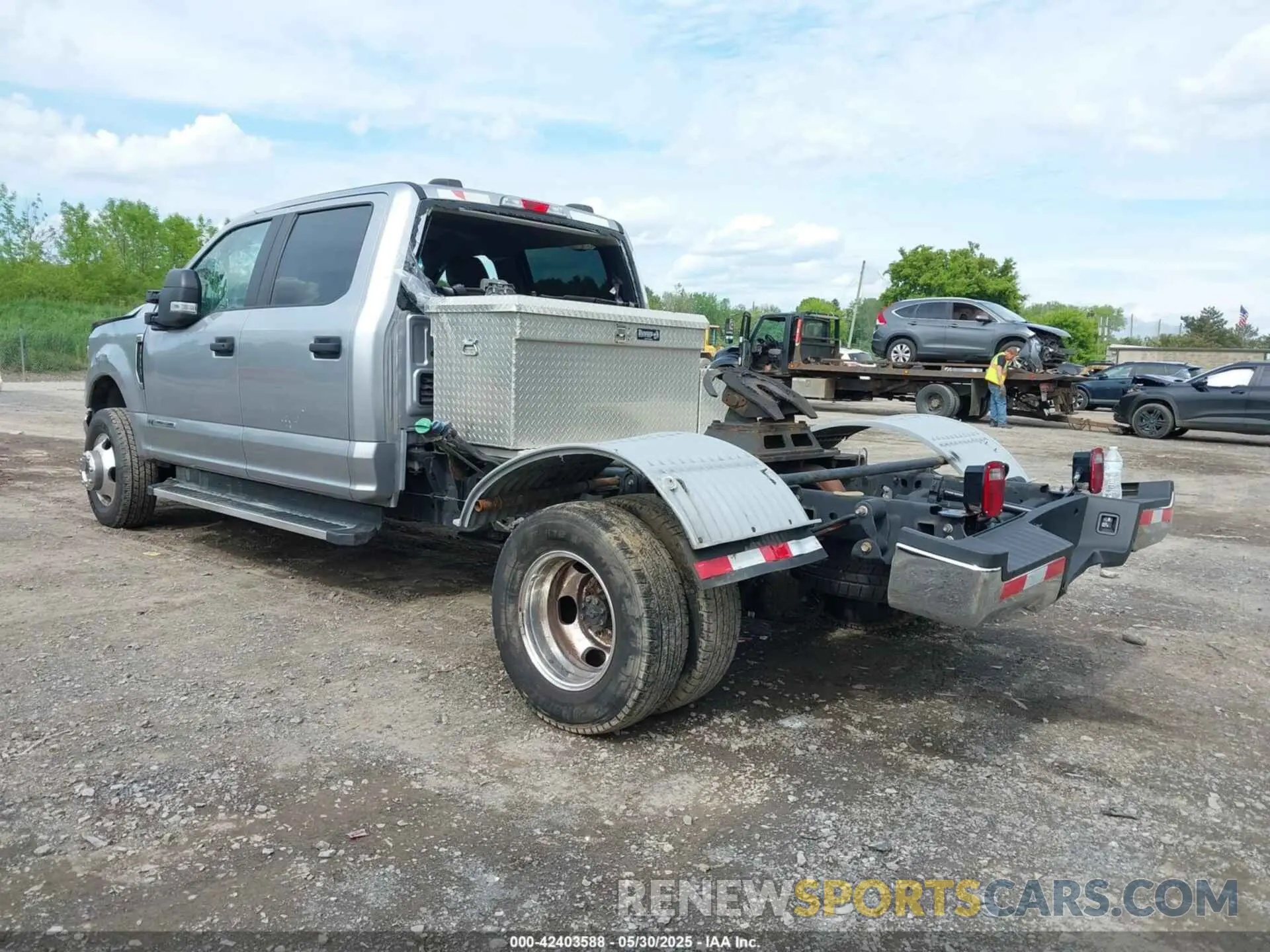 3 Photograph of a damaged car 1FT8W3DT4NEF02060 FORD F-350 2022
