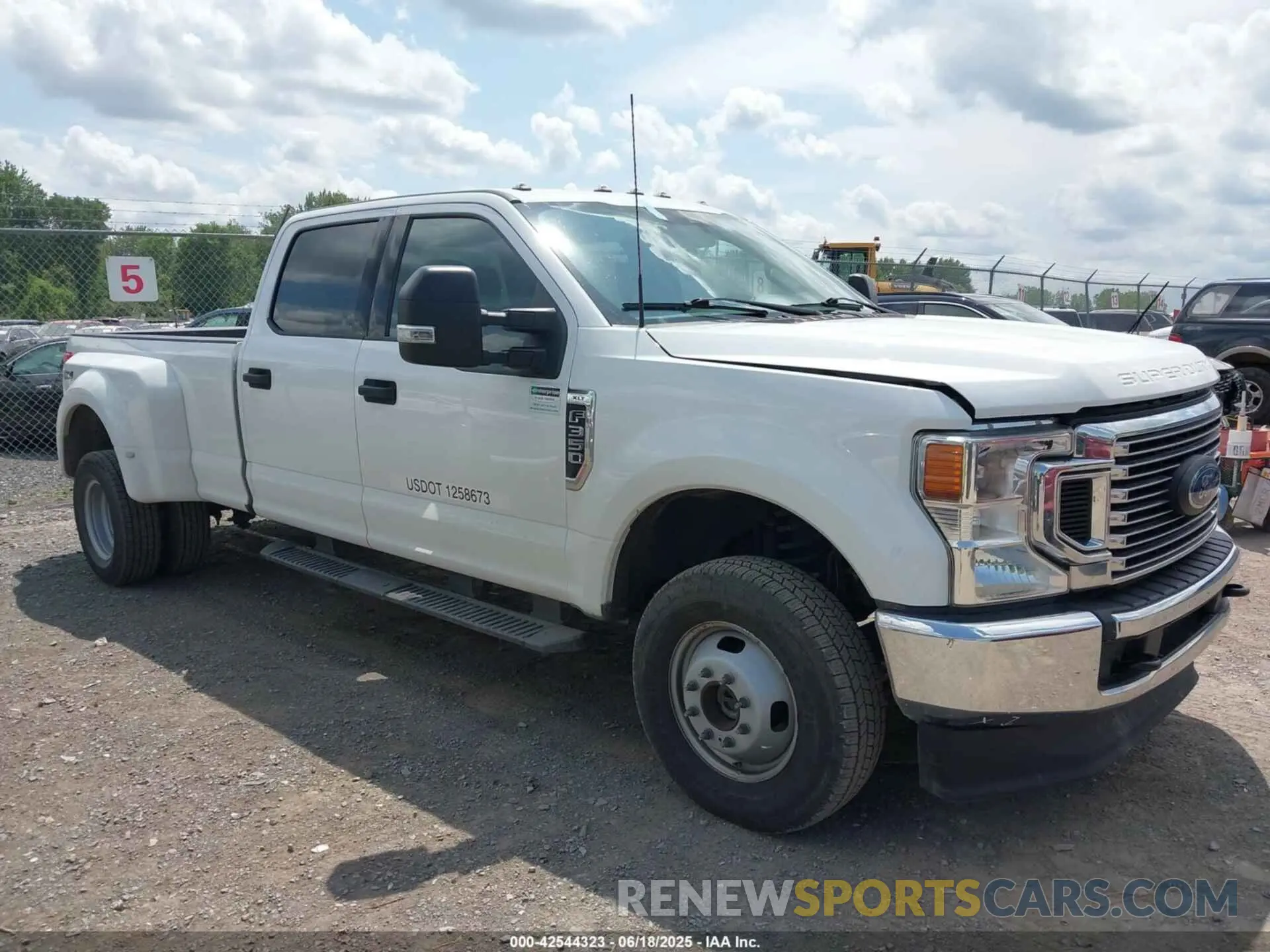 1 Photograph of a damaged car 1FT8W3DT4NEF29761 FORD F-350 2022