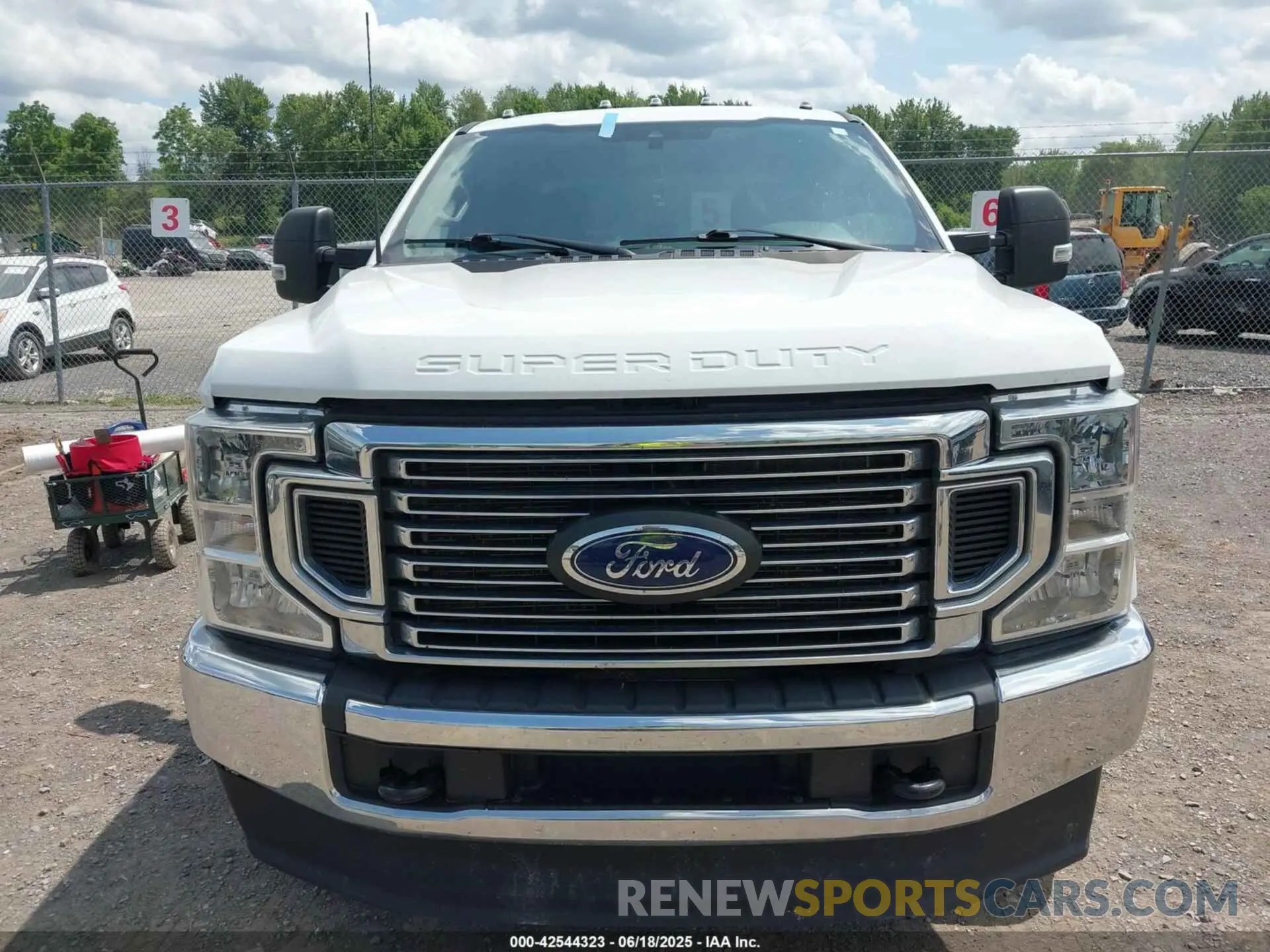 12 Photograph of a damaged car 1FT8W3DT4NEF29761 FORD F-350 2022