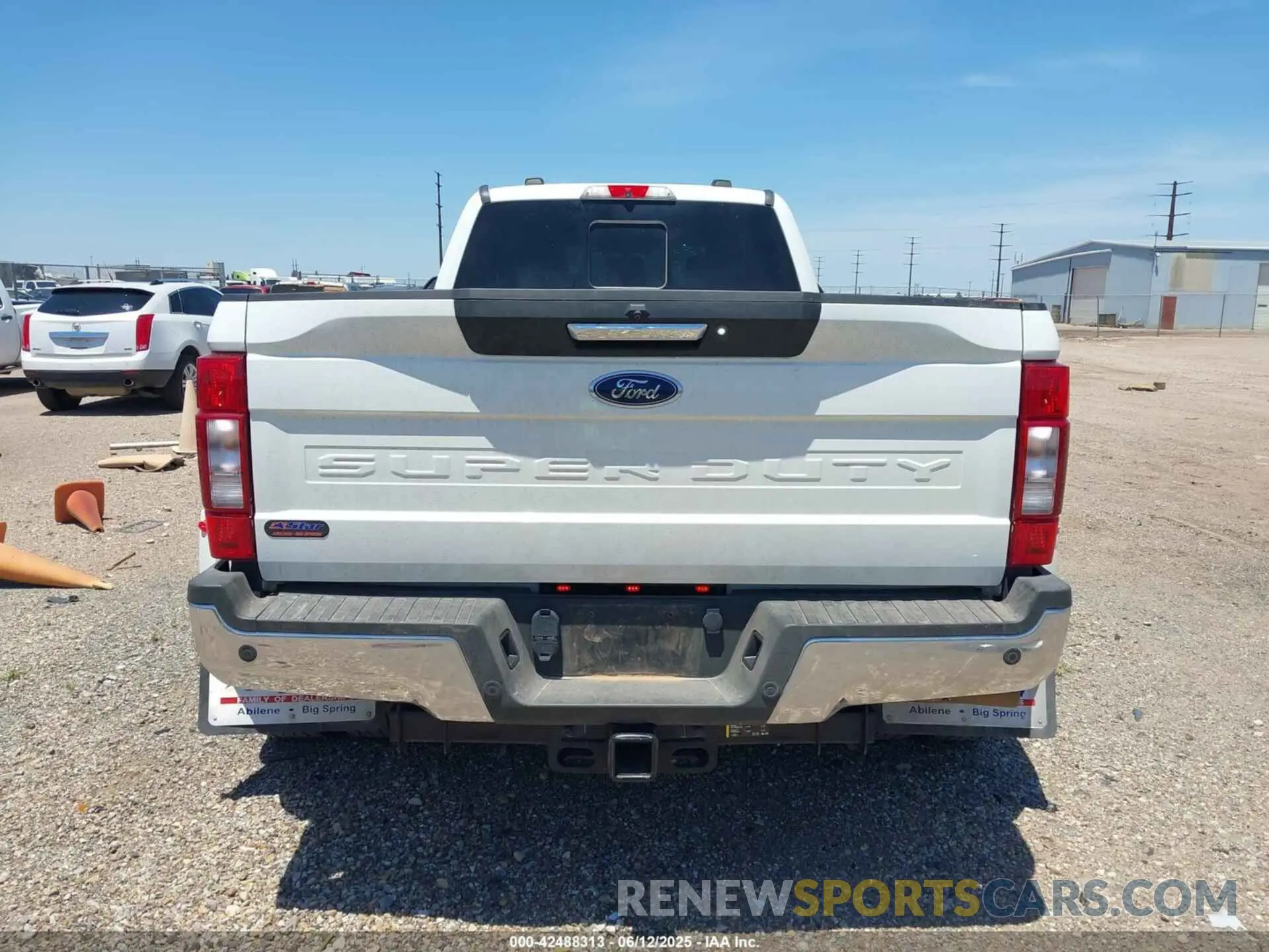 15 Photograph of a damaged car 1FT8W3DT4NEG05933 FORD F-350 2022