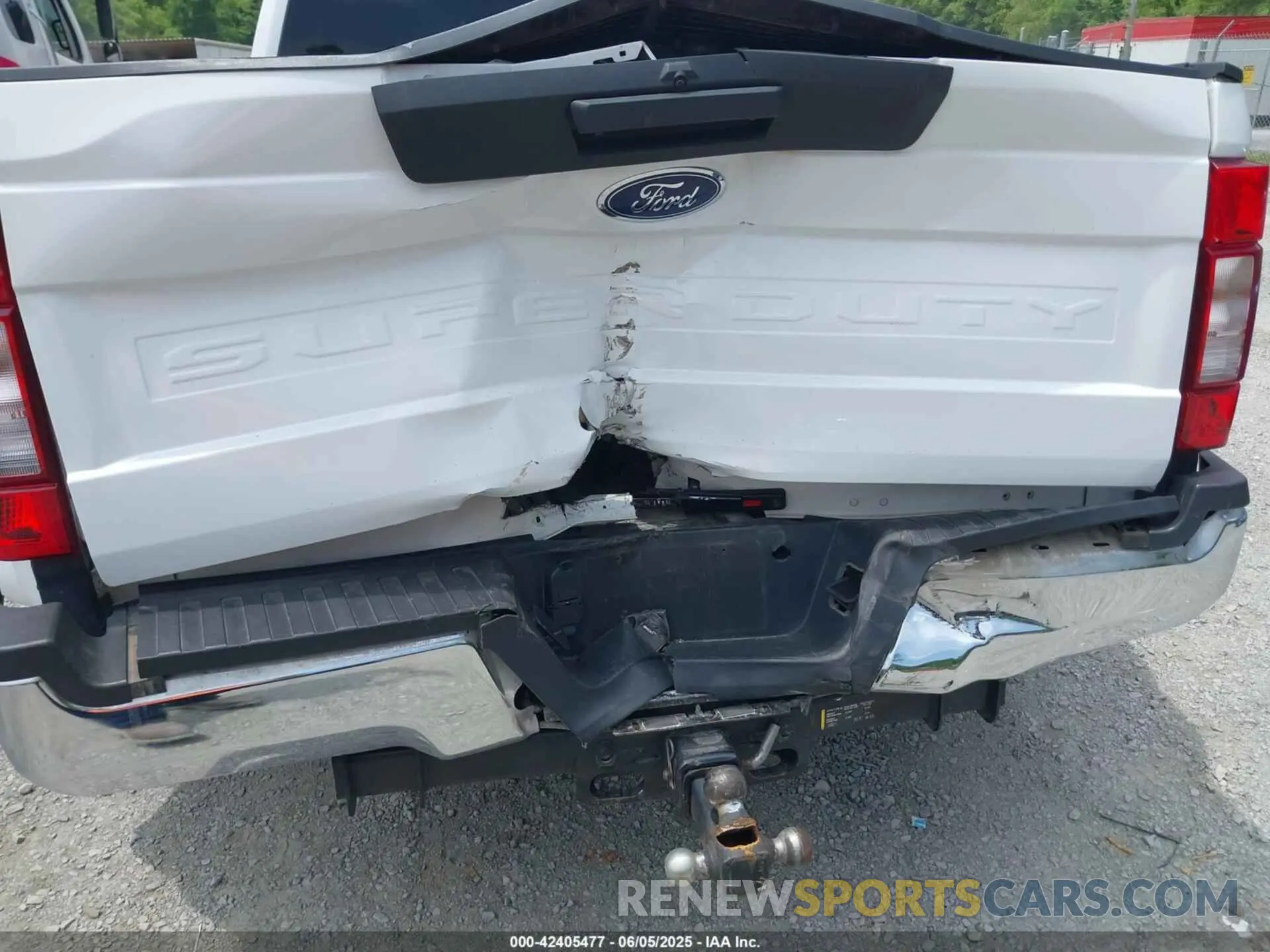 11 Photograph of a damaged car 1FT8W3DT4NEG27401 FORD F-350 2022