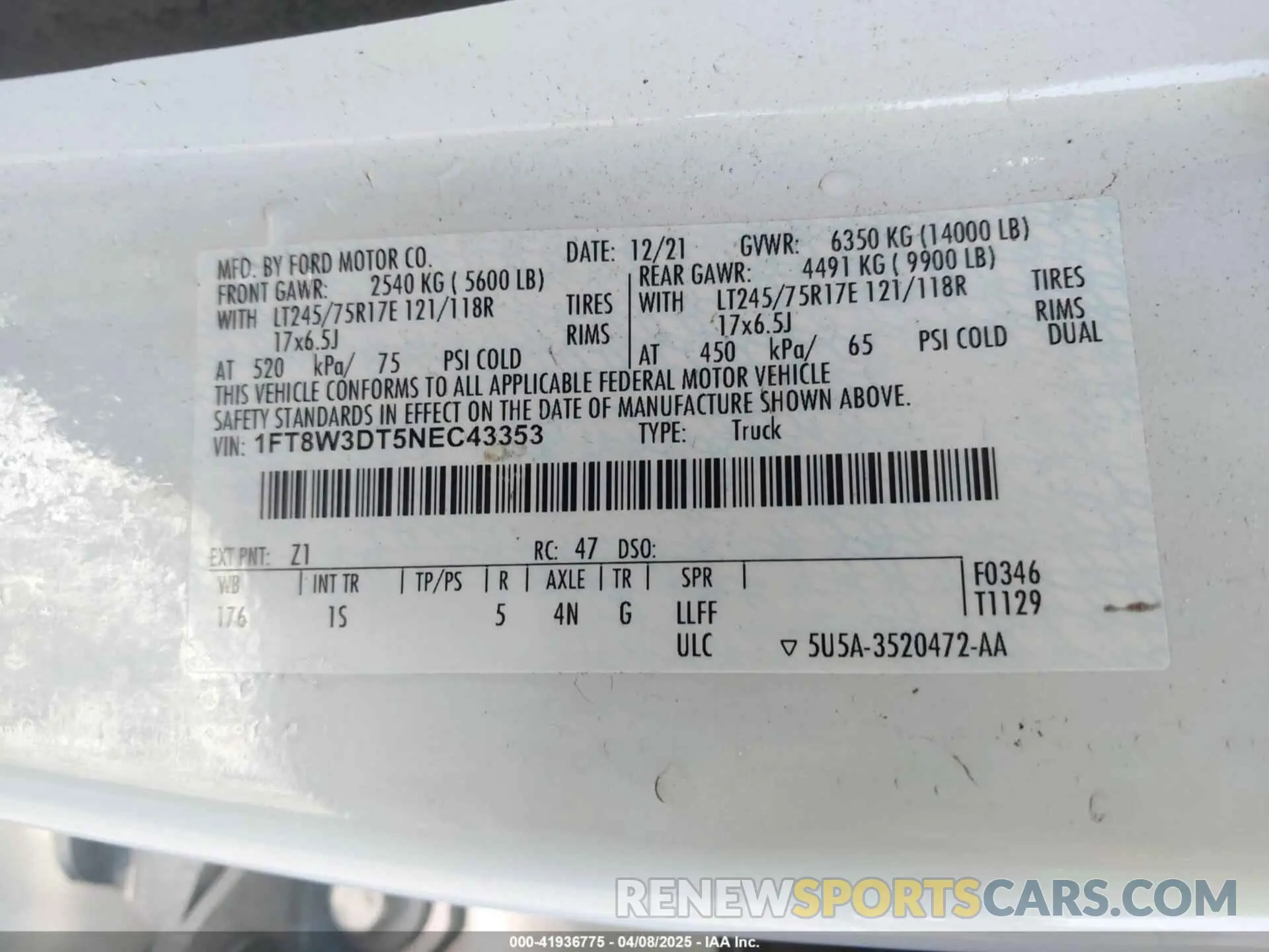 8 Photograph of a damaged car 1FT8W3DT5NEC43353 FORD F-350 2022