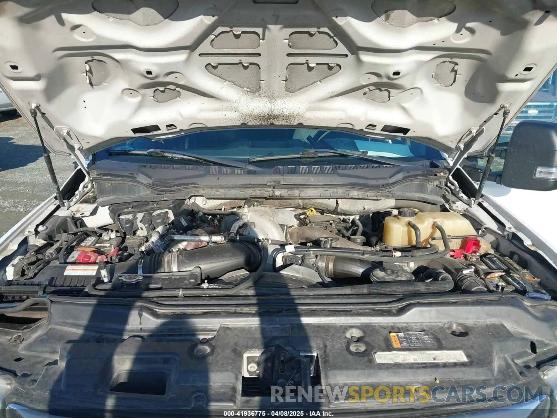 9 Photograph of a damaged car 1FT8W3DT5NEC43353 FORD F-350 2022