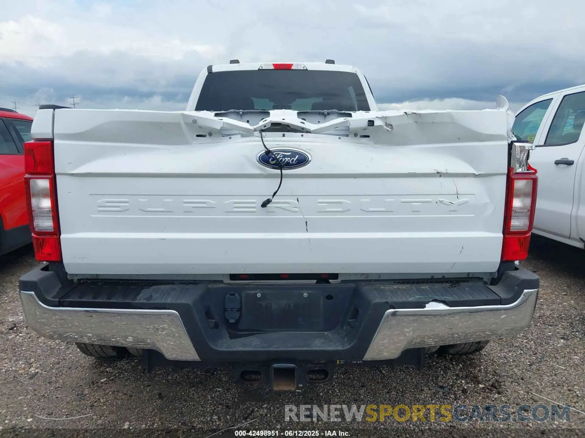 15 Photograph of a damaged car 1FT8W3DT5NED61189 FORD F-350 2022