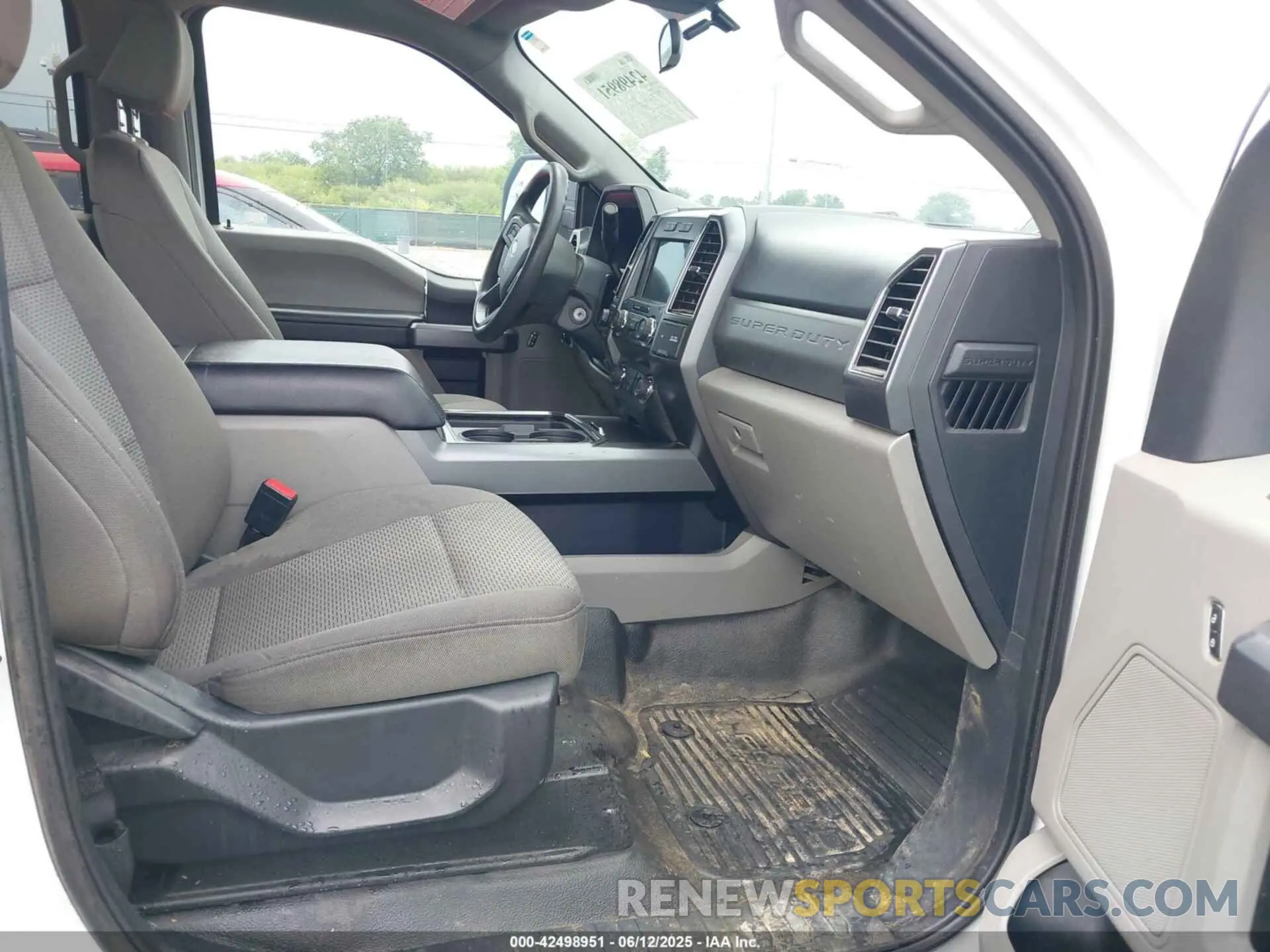 7 Photograph of a damaged car 1FT8W3DT5NED61189 FORD F-350 2022