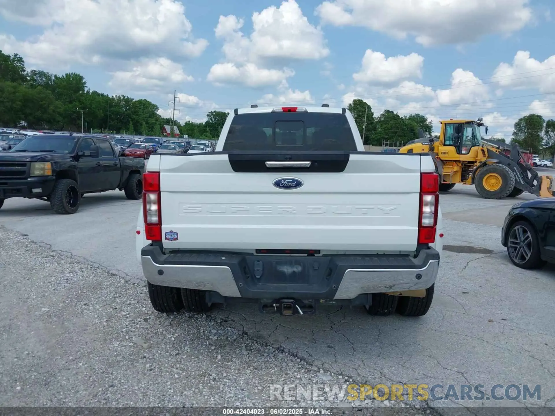 15 Photograph of a damaged car 1FT8W3DT5NEF24696 FORD F-350 2022