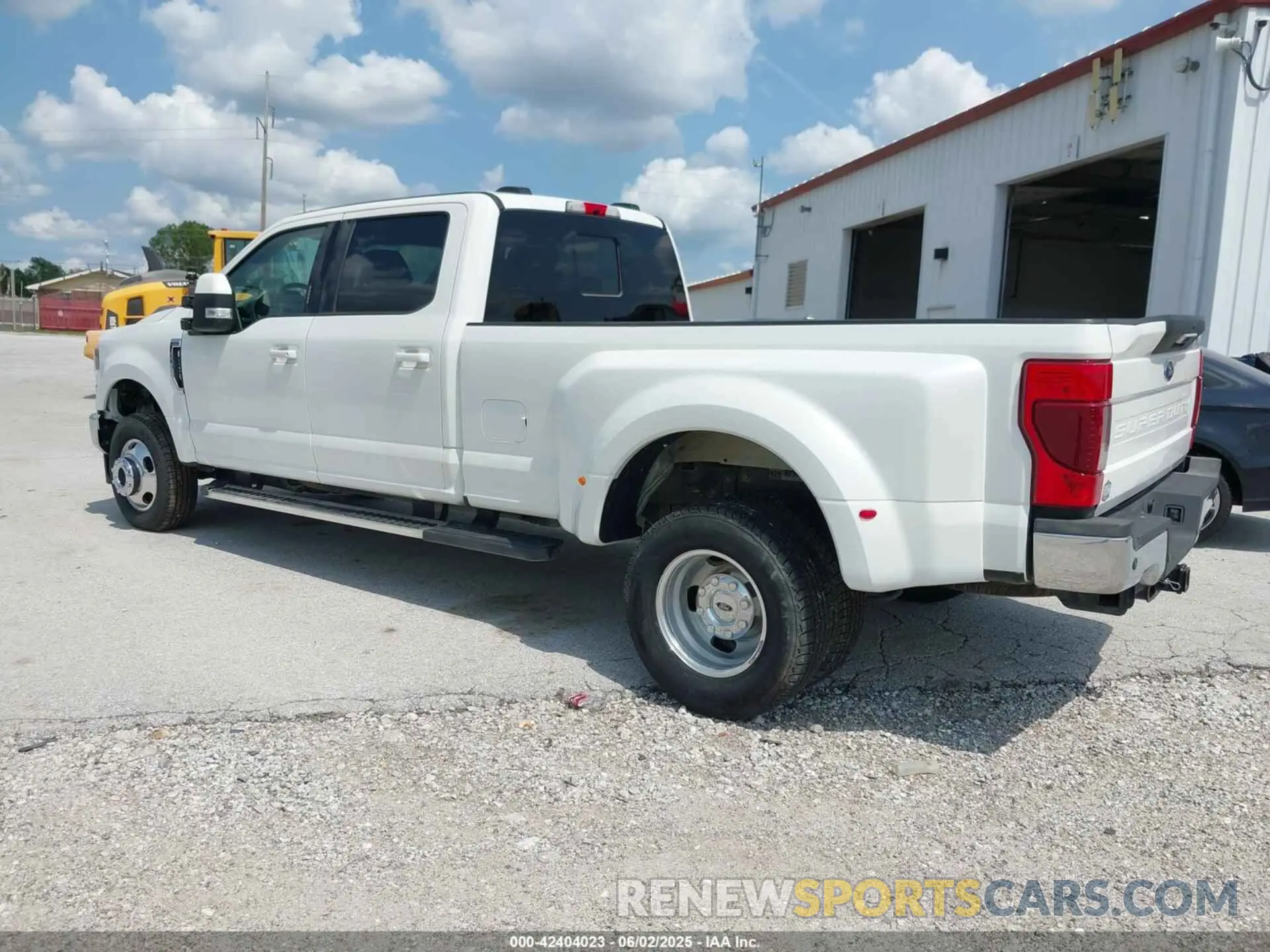 3 Photograph of a damaged car 1FT8W3DT5NEF24696 FORD F-350 2022