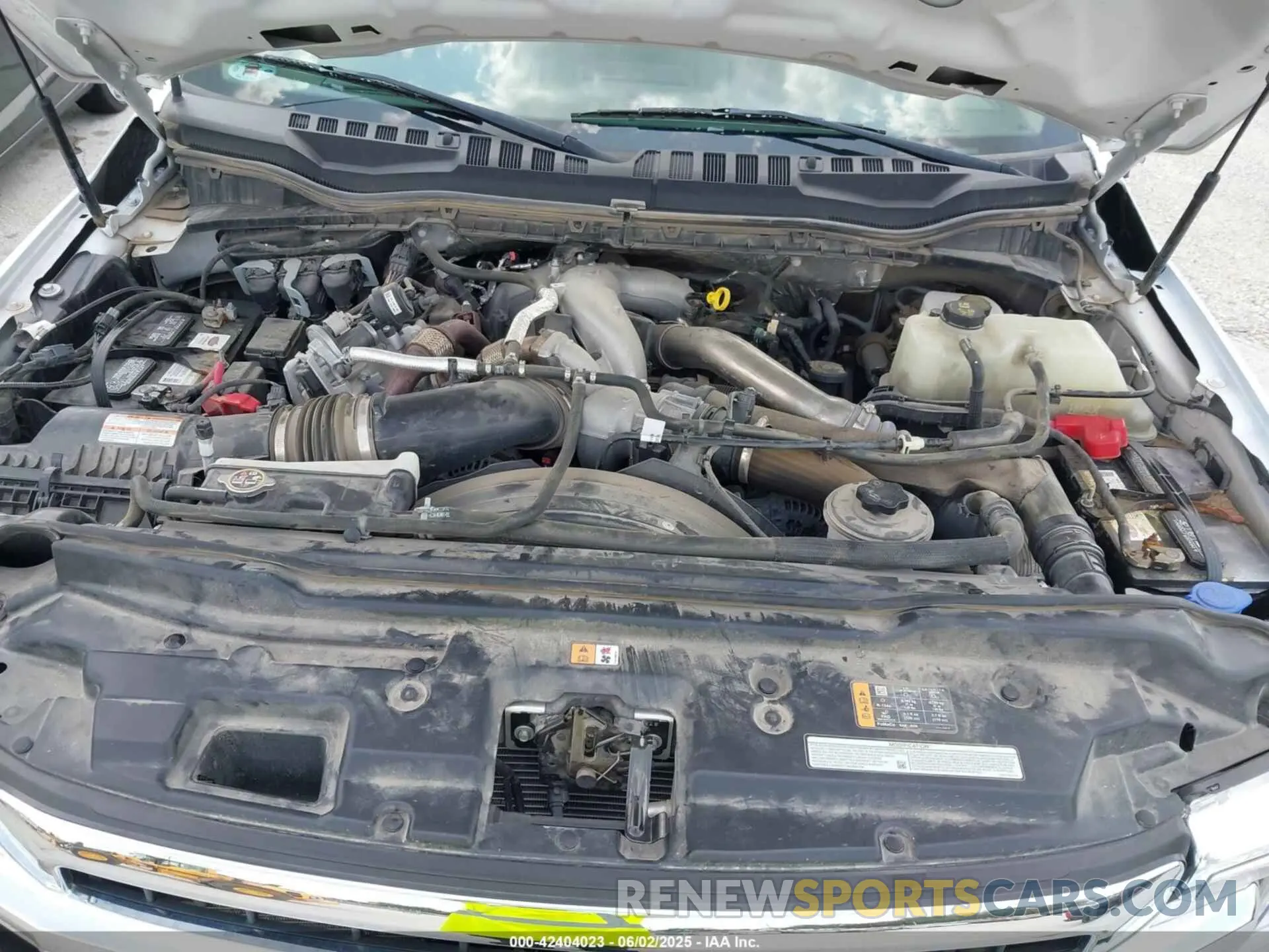 9 Photograph of a damaged car 1FT8W3DT5NEF24696 FORD F-350 2022