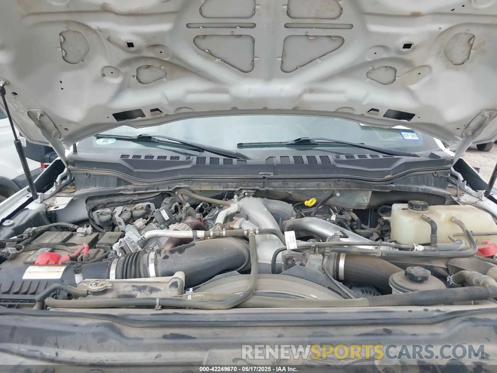 10 Photograph of a damaged car 1FT8W3DT7NEG33242 FORD F-350 2022