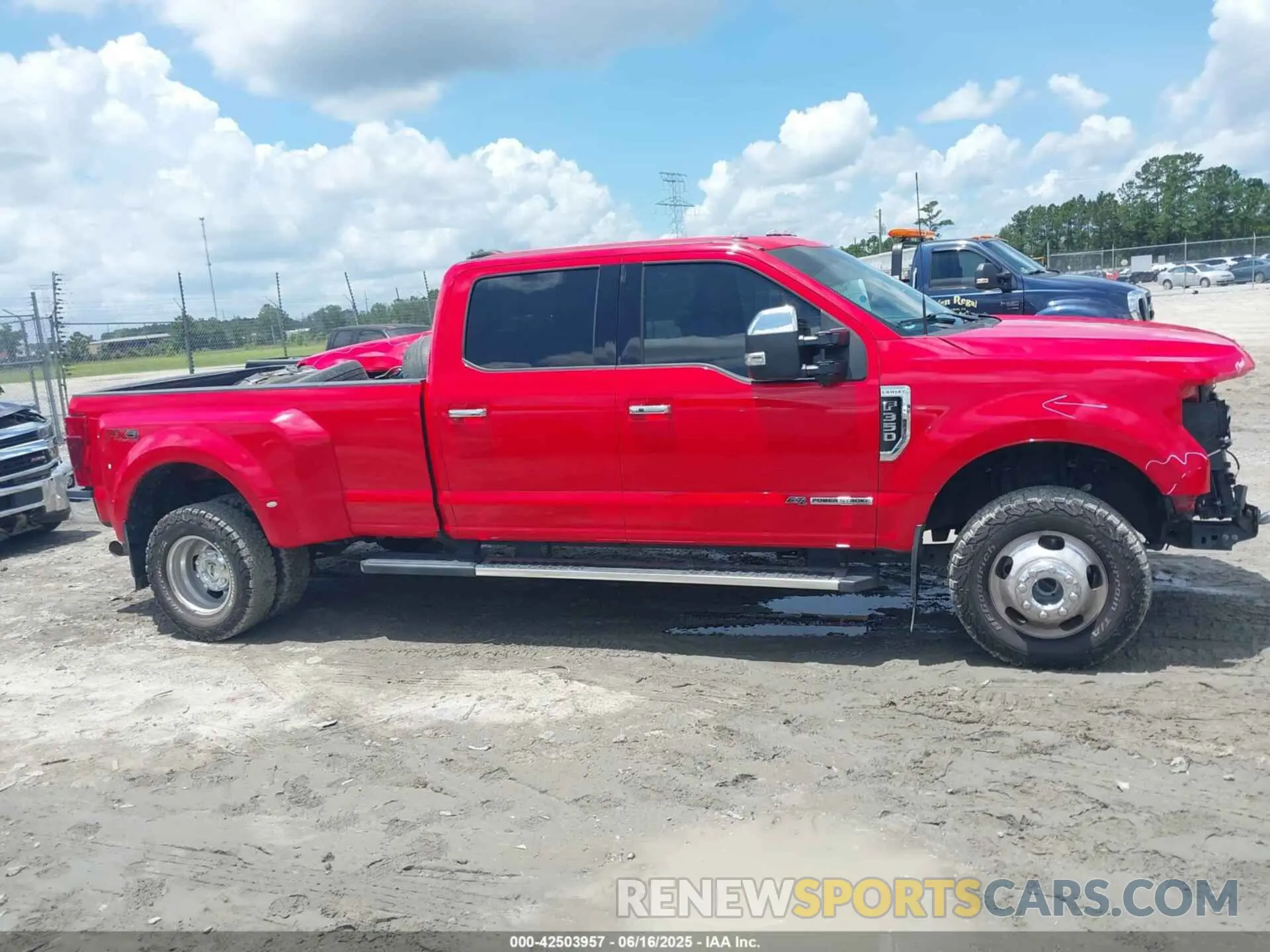 14 Photograph of a damaged car 1FT8W3DT8NEE75459 FORD F-350 2022