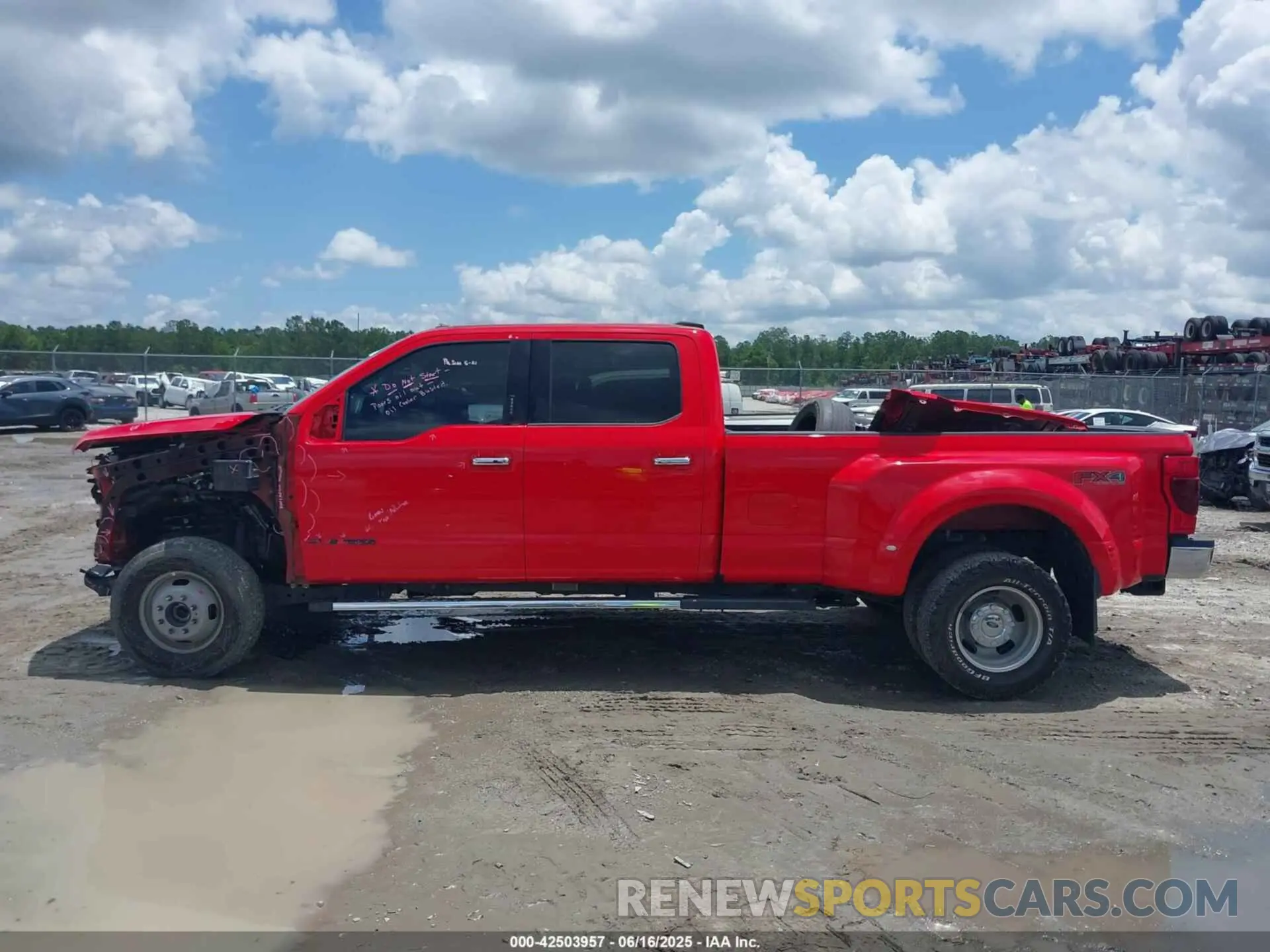 15 Photograph of a damaged car 1FT8W3DT8NEE75459 FORD F-350 2022