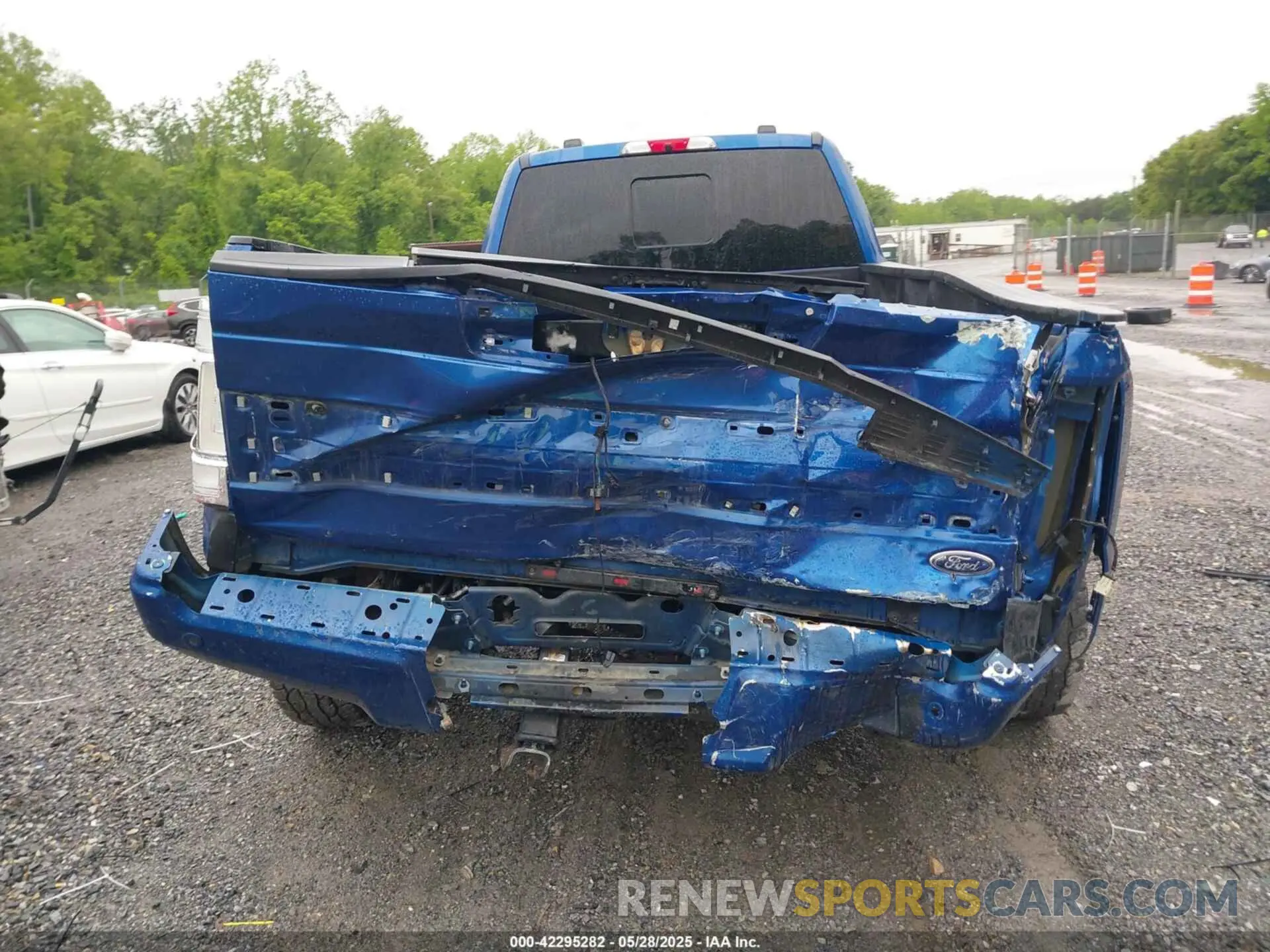 15 Photograph of a damaged car 1FT8W3DT9NED51992 FORD F-350 2022