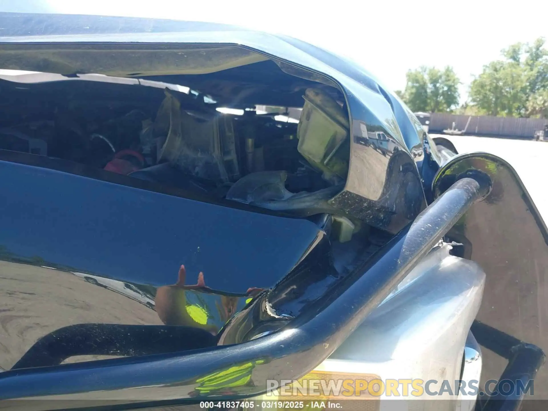 17 Photograph of a damaged car 1FT8W3DT9NEE63501 FORD F-350 2022