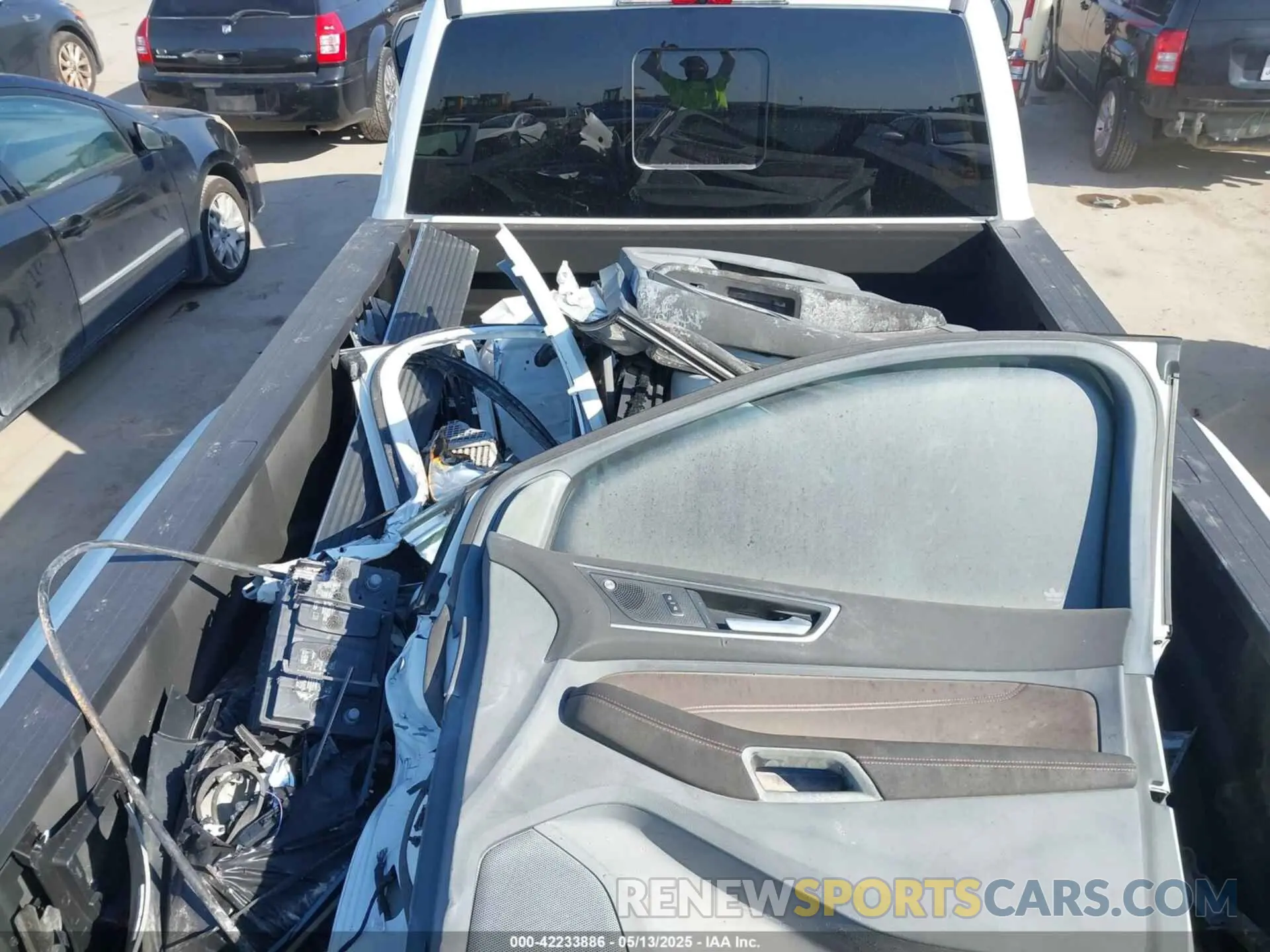 11 Photograph of a damaged car 1FT8W3DT9NEG02073 FORD F-350 2022